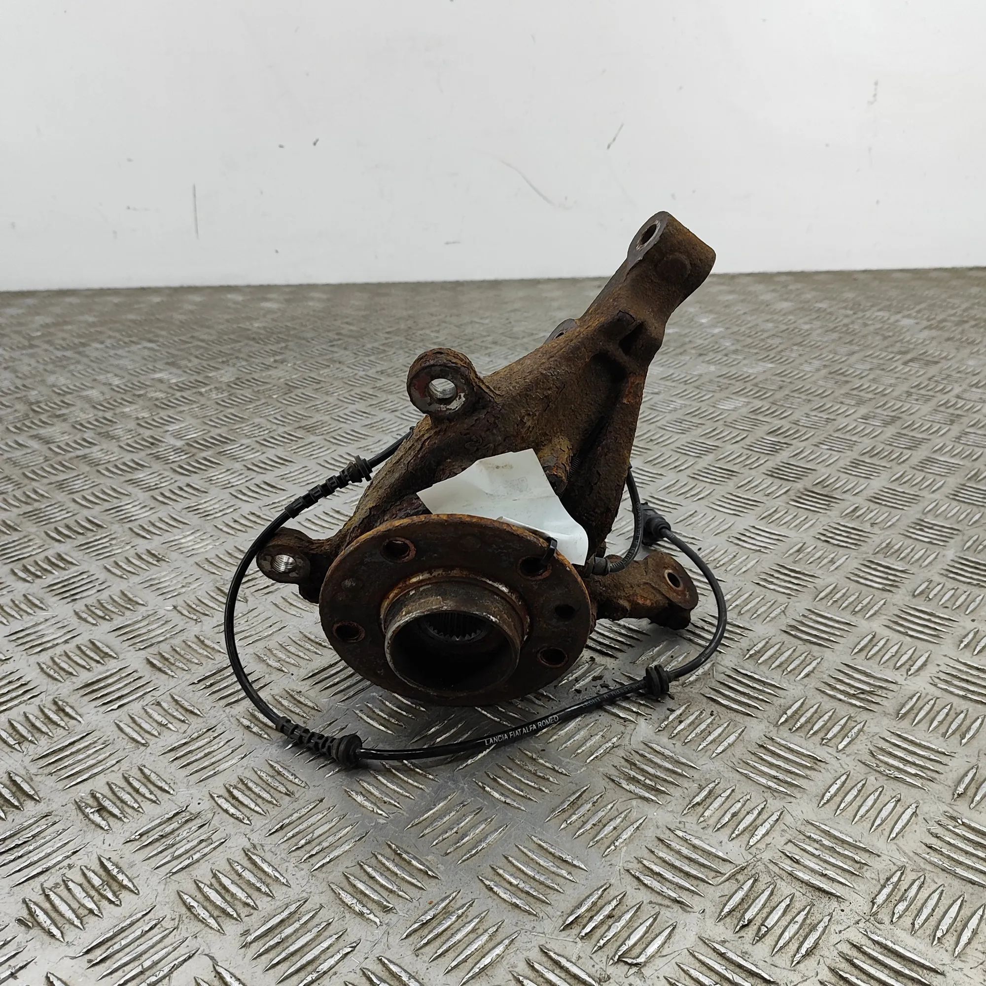 Jeep Renegade Front Left Wheel Hub Front Left Wheel Hub — JEEP RENEGADE (Off-road ...