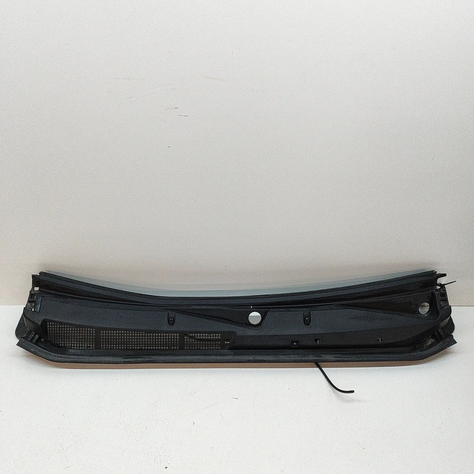 Isuzu D-Max Front Wiper Cowl Trim Front Wiper Cowl Trim — ISUZU D-MAX (II TFR, TF...