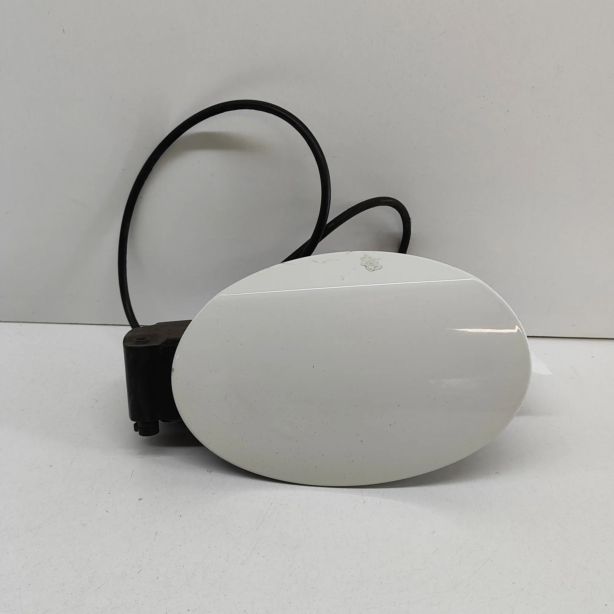 Maserati Ghibli Fuel Tank Flap Cap Fuel Tank Flap Cap — MASERATI GHIBLI (M157) (20...