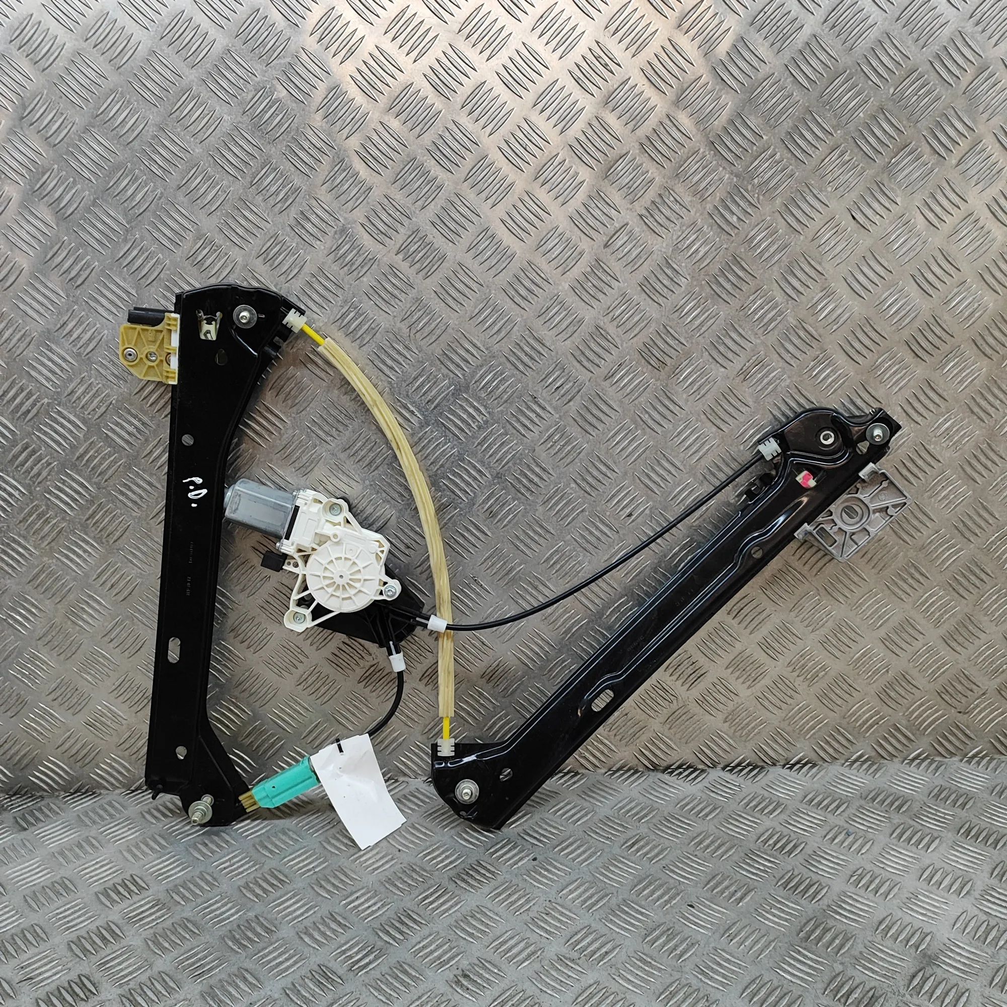 Mercedes-Benz CLA (C118) Front Right Door Window Regulator
