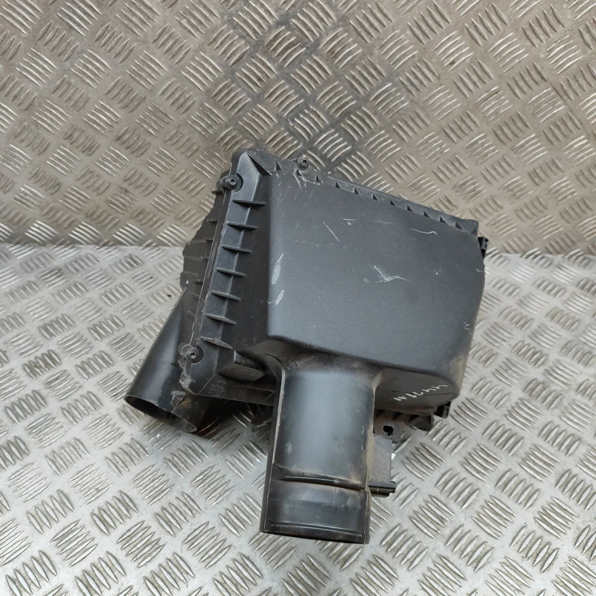 Opel Vivaro (B) Air filter box  Air Filter Box — OPEL VIVARO (Van) (2014-...) —...