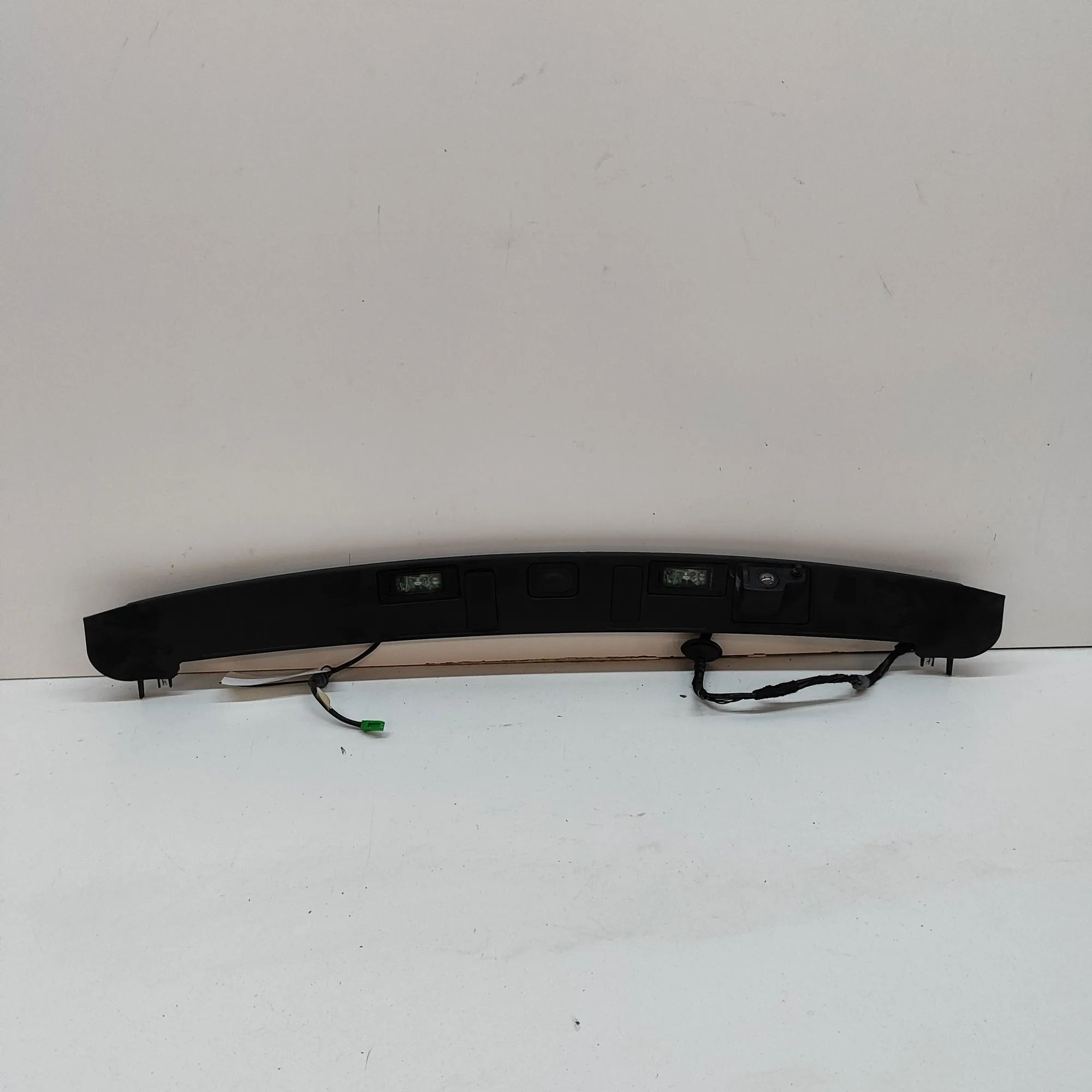 Land Rover Range Rover Velar Number-plate light holder trim Number-plate light holder trim — LAND ROVER RAN...