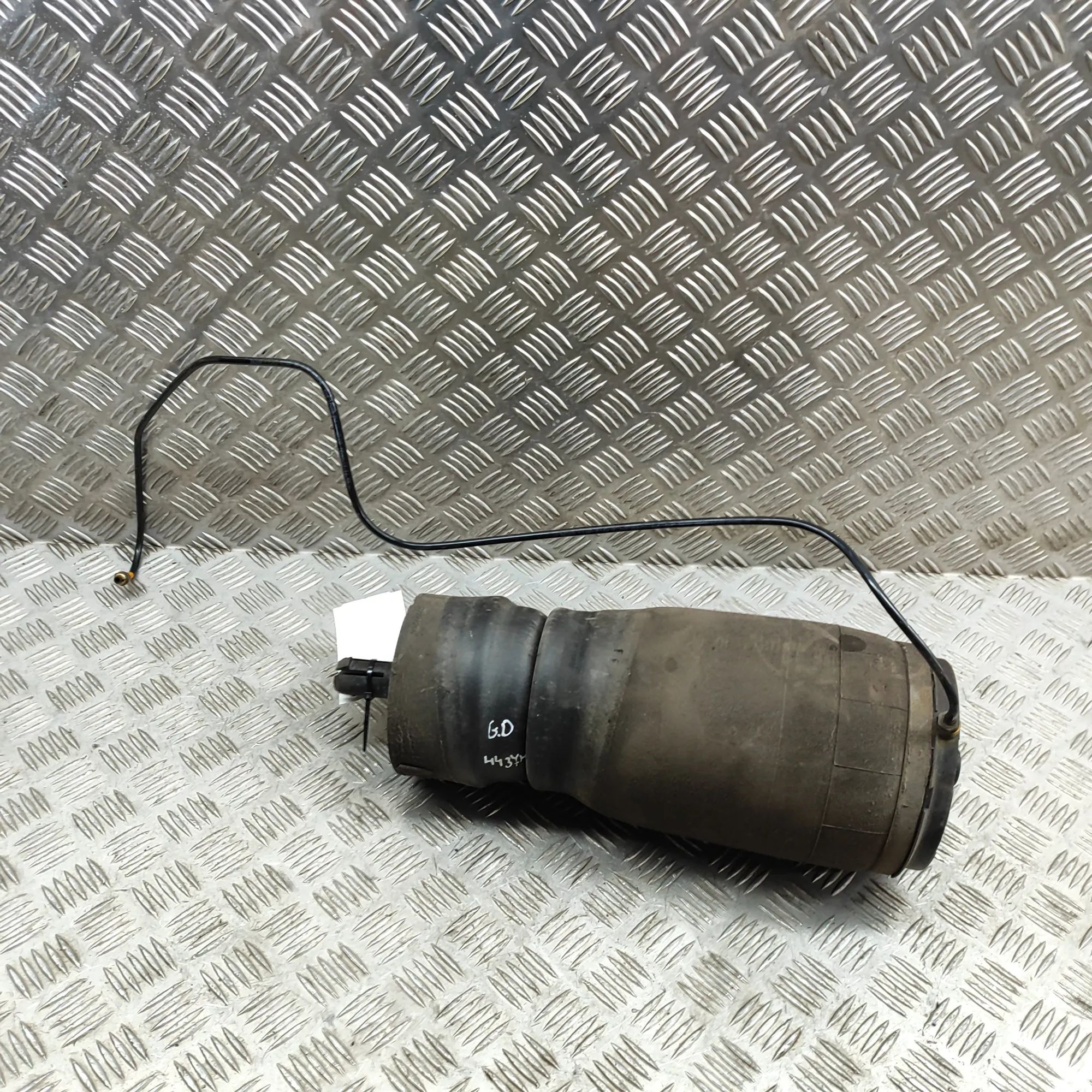 Land Rover Range Rover Sport (L494) Rear Right Air Suspension Spring Bag Rear Right Air Suspension Spring Bag — LAND ROV...