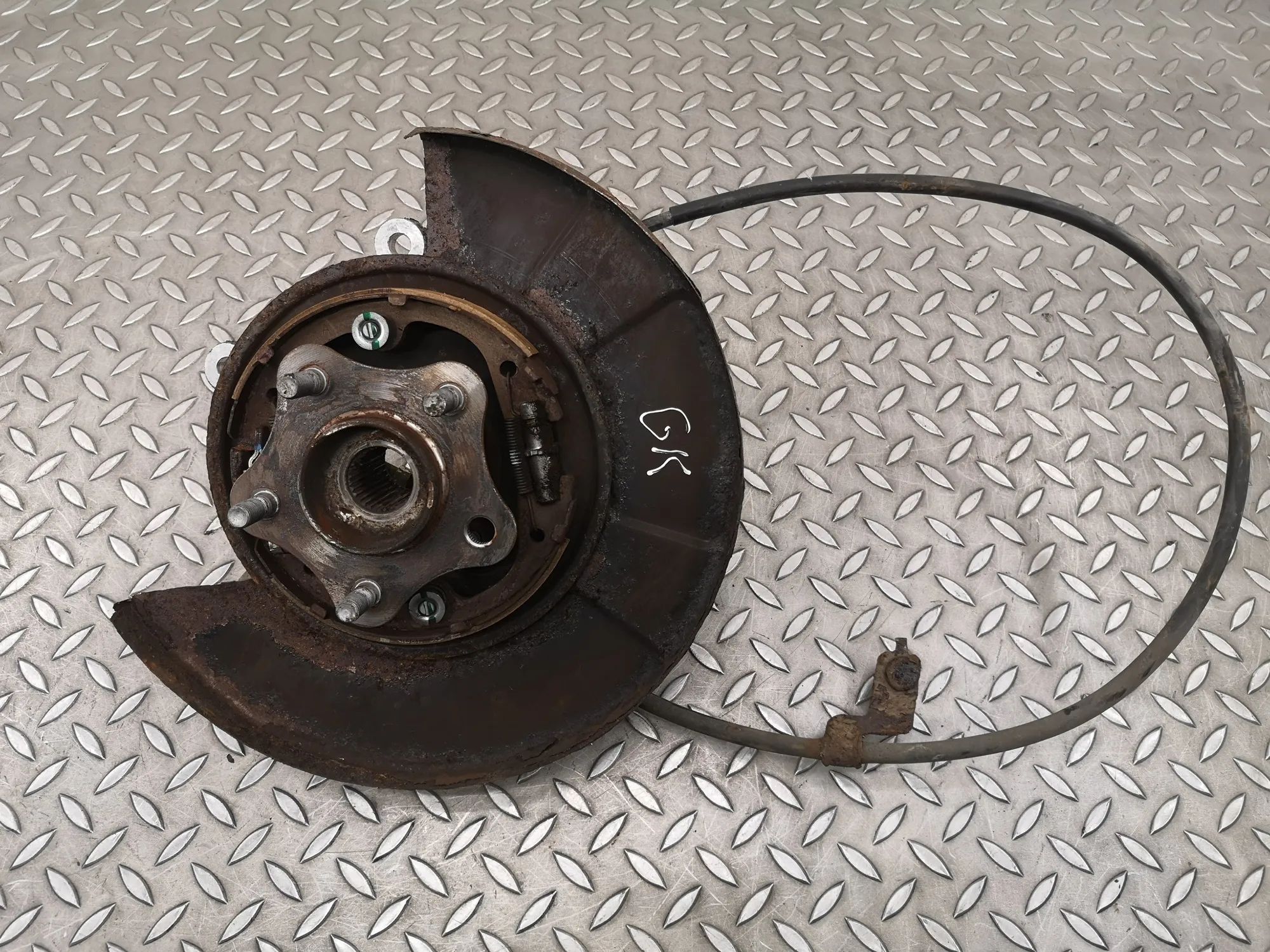 Infiniti Q50 Rear Left Wheel Hub Spindle Rear Left Wheel Hub Spindle — INFINITI Q50 (201...