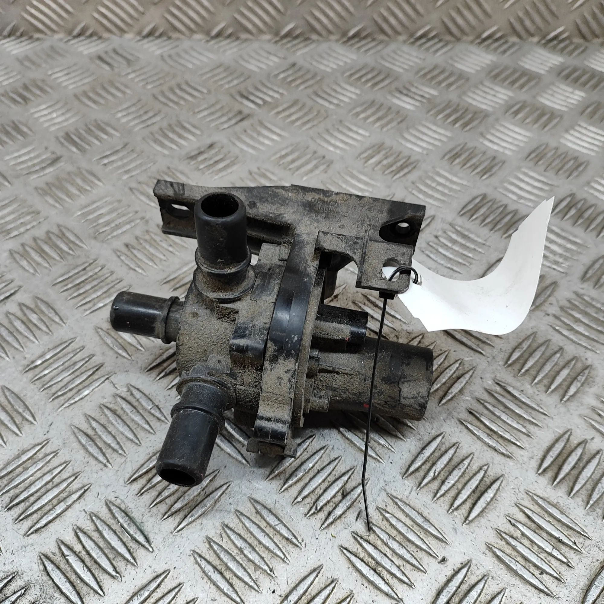 Hyundai Ioniq Coolant valve Coolant valve — HYUNDAI IONIQ (5 NE) (2020-...)...