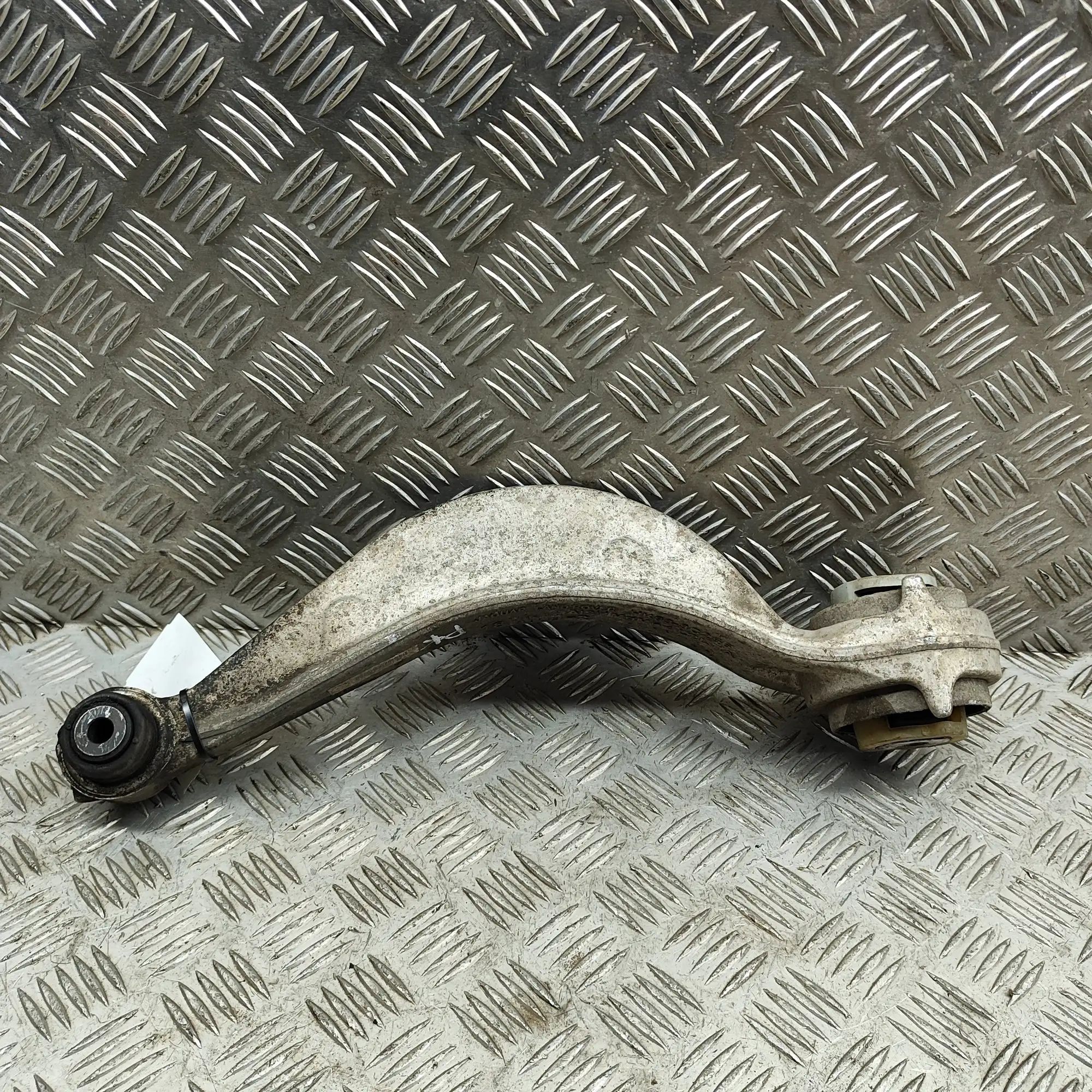 Land Rover Range Rover Velar Front Left Curved Control Arm Front Left Curved Control Arm — LAND ROVER RANG...