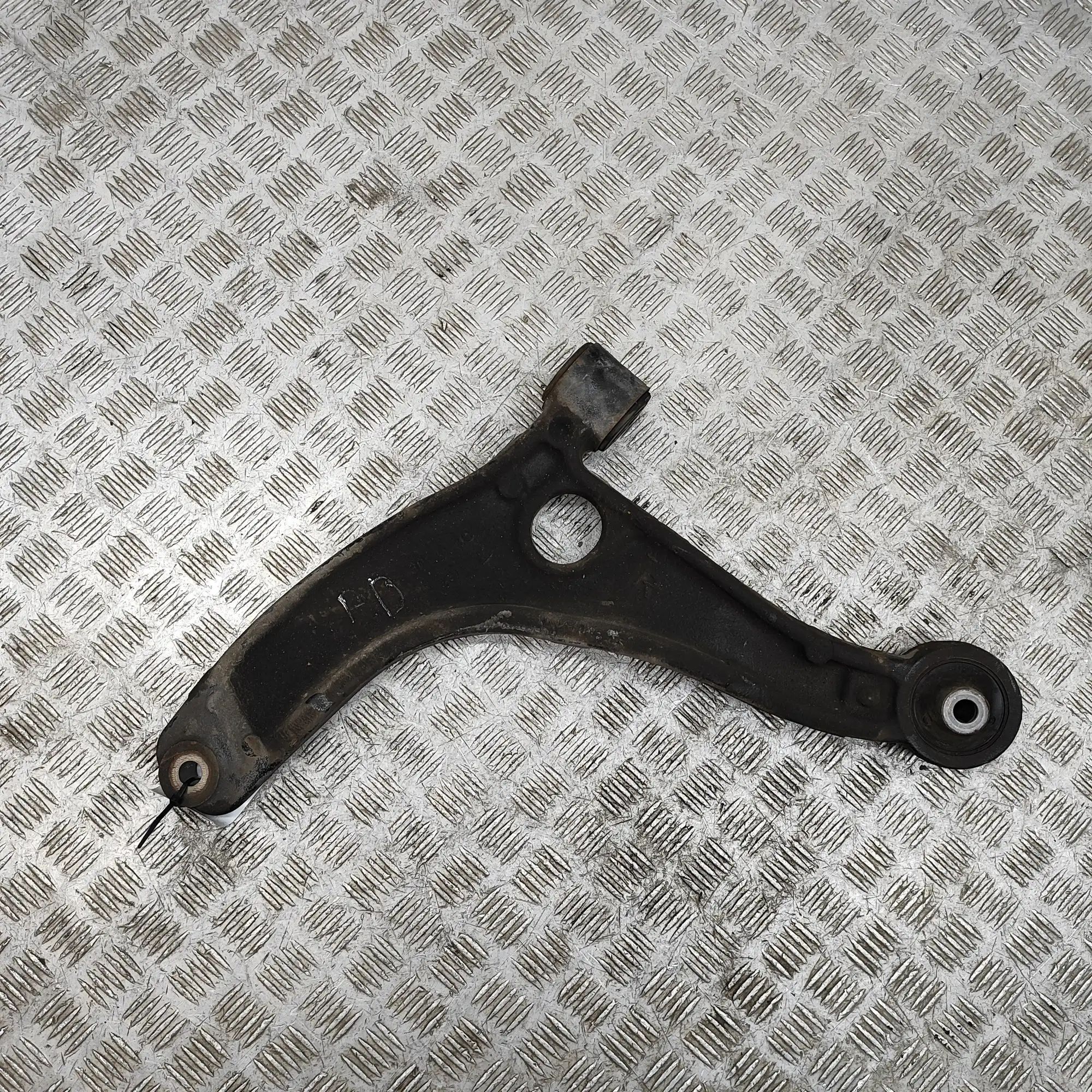 Renault Master Front Right Lower Control Arm Front Right Lower Control Arm — RENAULT MASTER ...