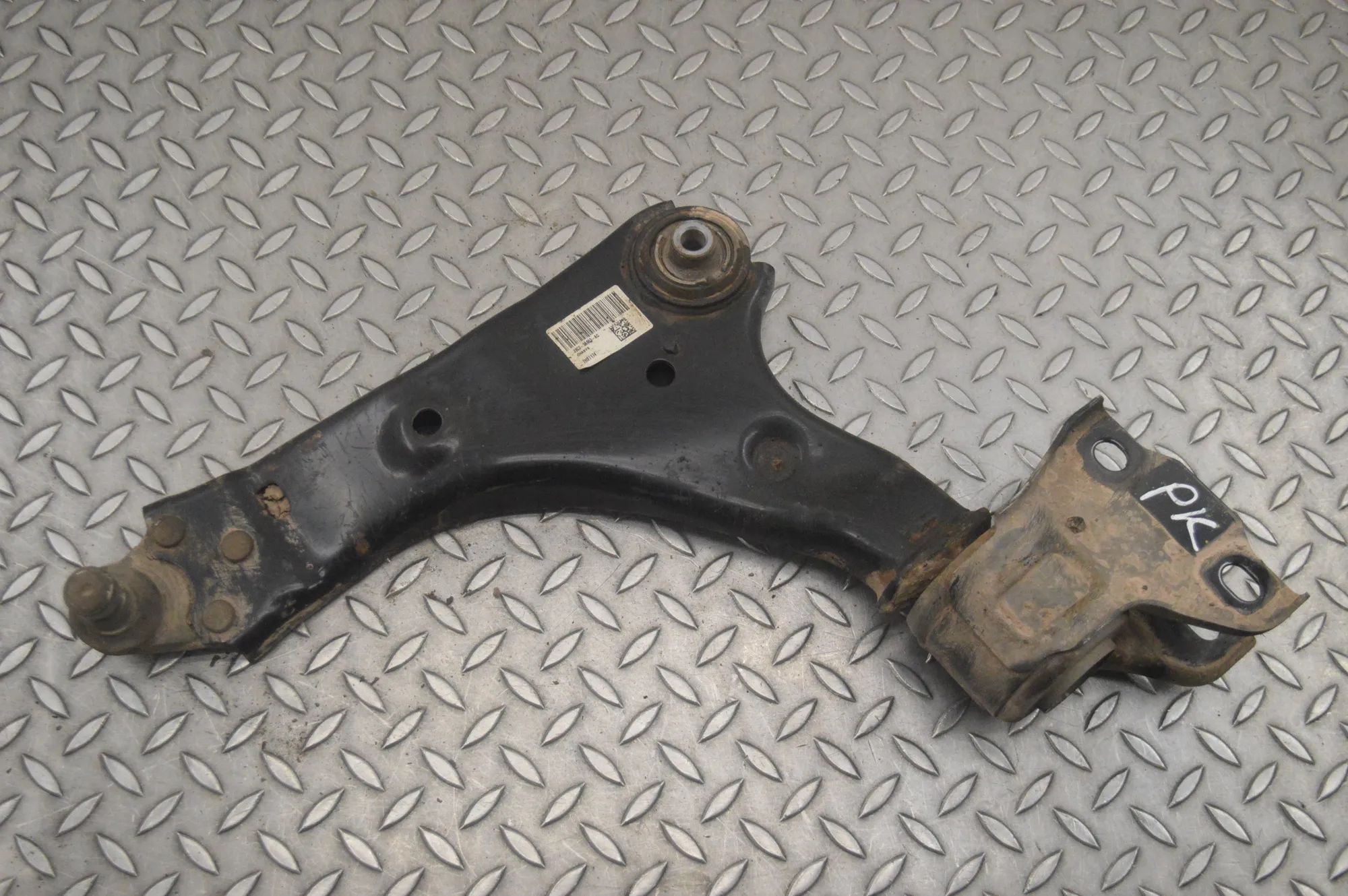 Land Rover Range Rover Evoque Front Left Lower Control Arm Front Left Lower Control Arm — LAND ROVER RANGE...