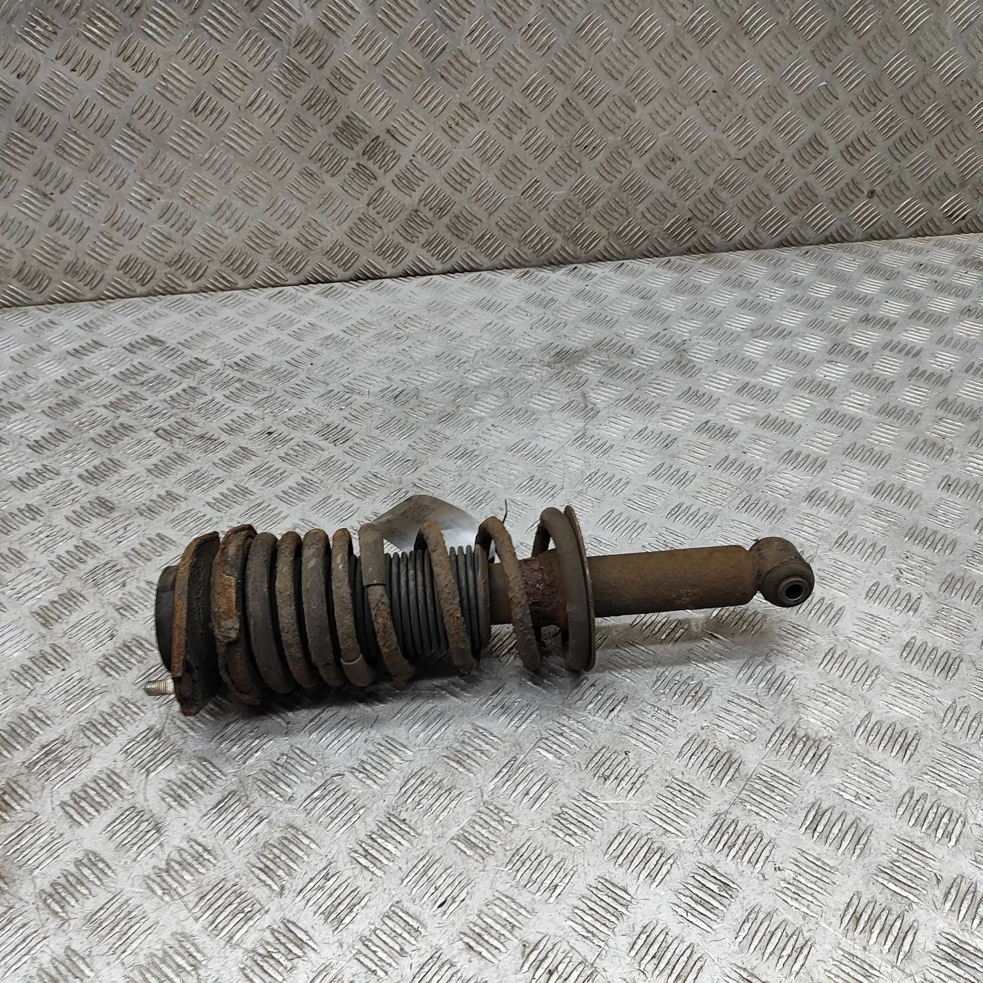 Toyota GT86 Shock absorber — rear right Shock absorber — rear right — TOYOTA GT (86 Cou...