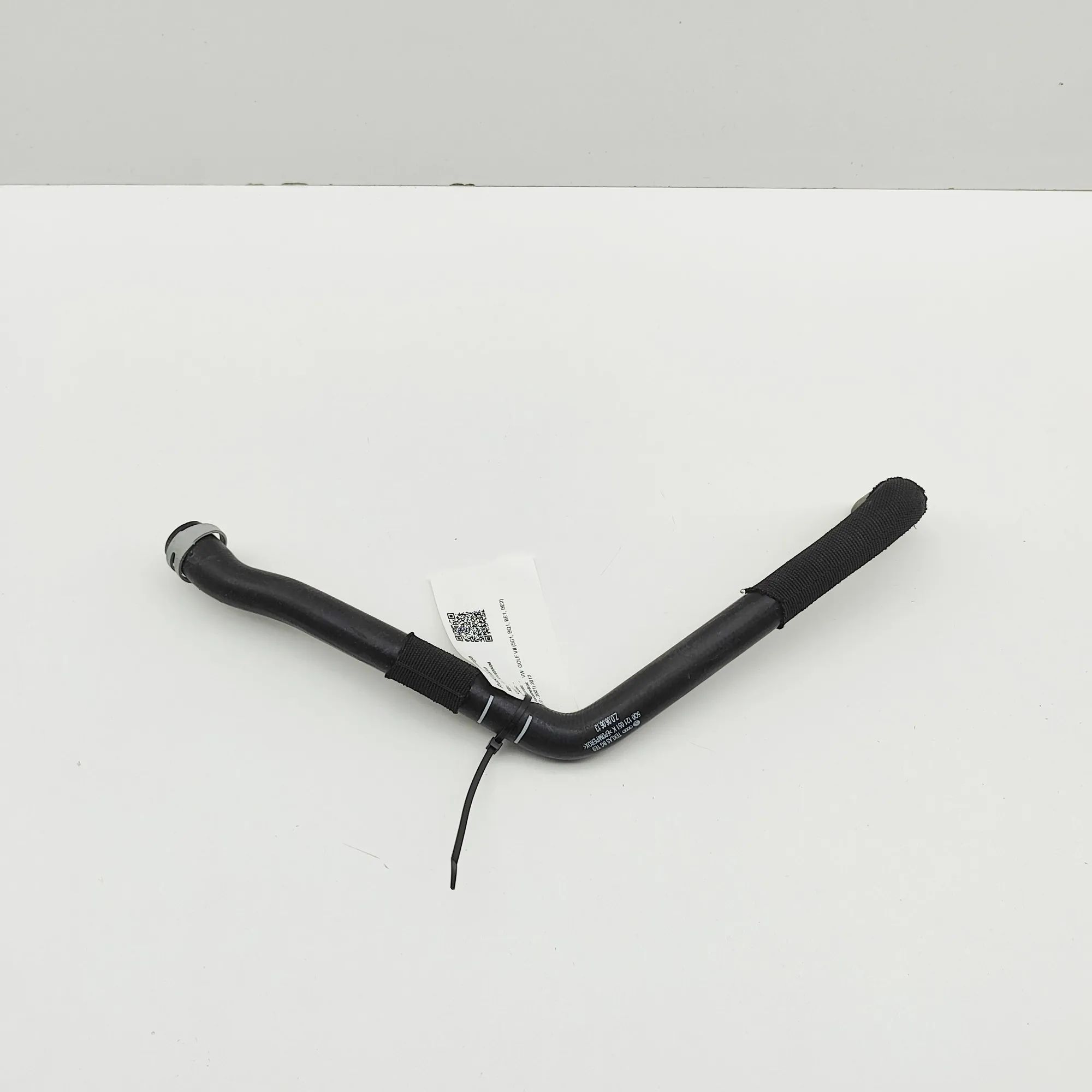 Volkswagen Golf 6 Jäähdytysnesteletku Coolant hose — VW GOLF (VII 5G1, BQ1, BE1, BE2)...