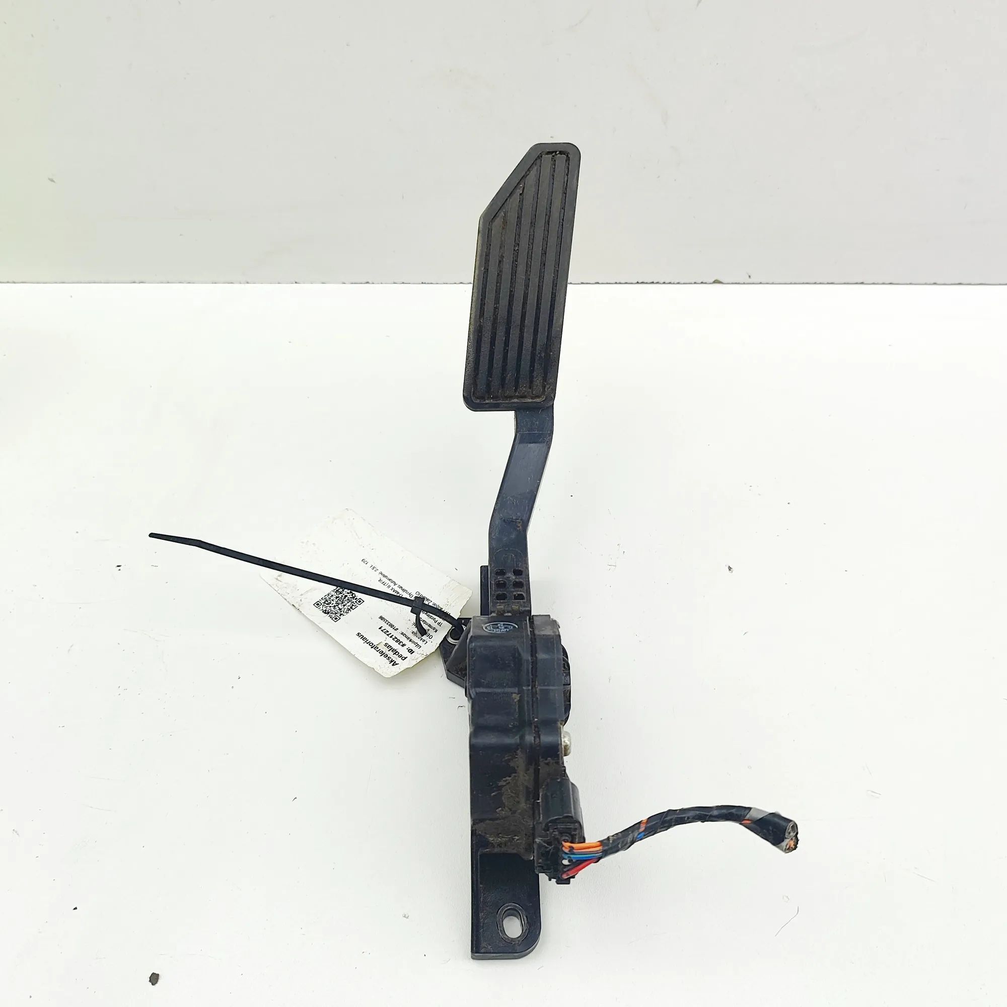Isuzu D-Max Throttle Pedal Throttle Pedal — ISUZU D-MAX (II TFR, TFS) (201...