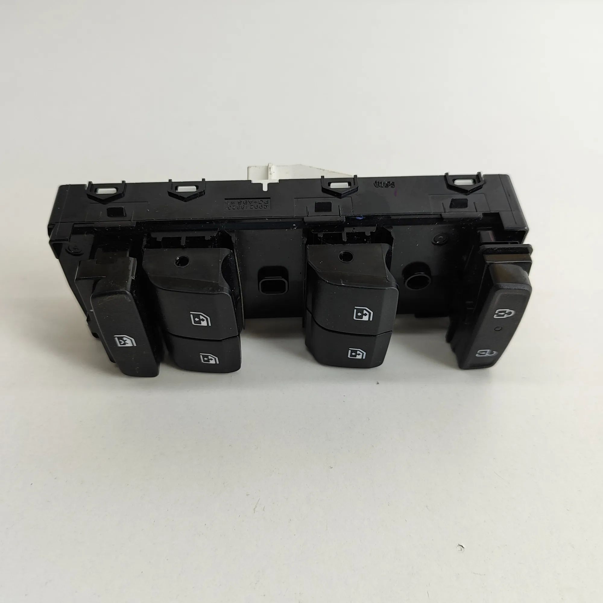 Hyundai Tucson Door window switch — front right Door window switch — front right — HYUNDAI TUCS...