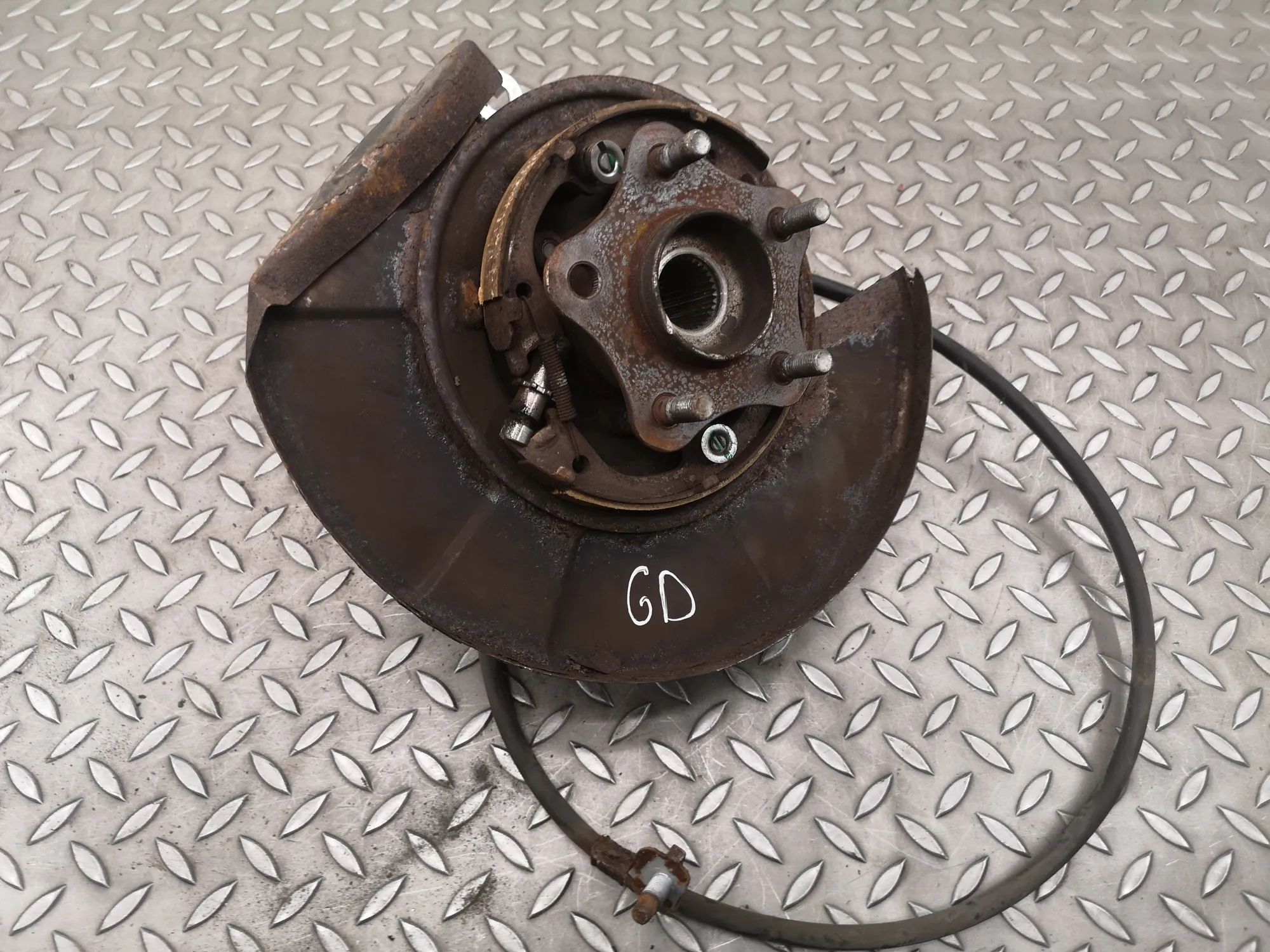 Infiniti Q50 Rear Right Wheel Hub Rear Right Wheel Hub — INFINITI Q50 (2013-...)
...