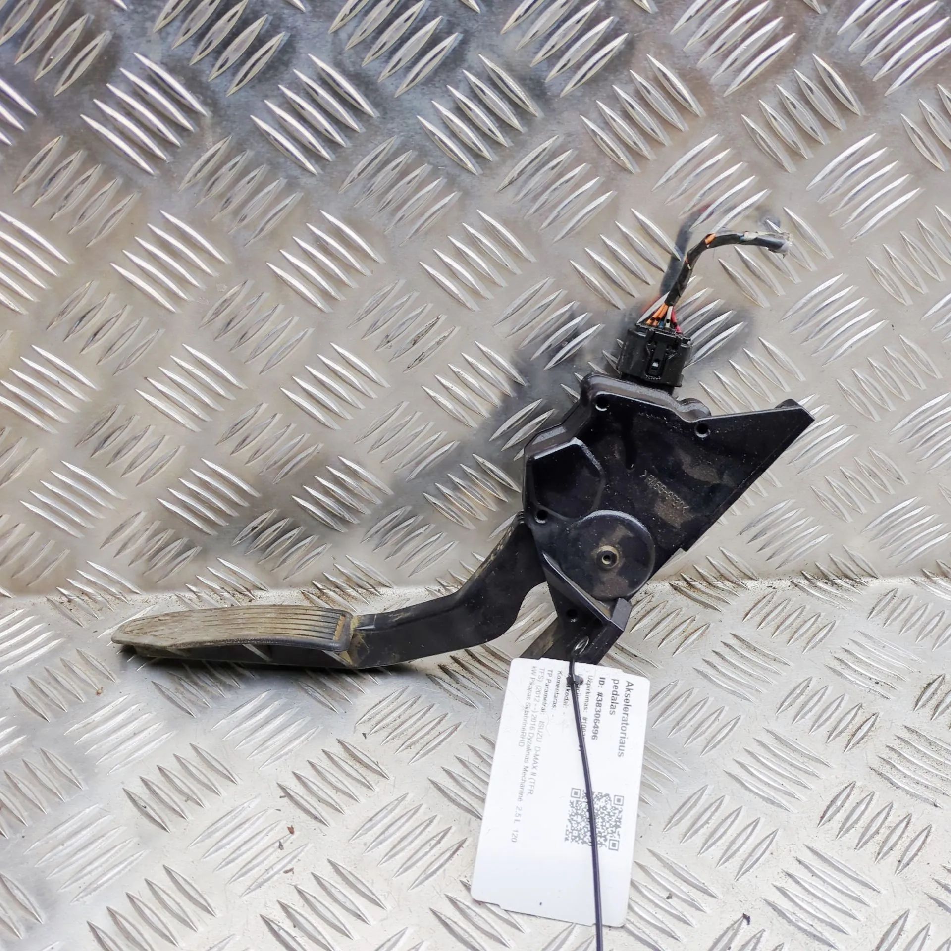 Isuzu D-Max Throttle Pedal Throttle Pedal — ISUZU D-MAX (II TFR, TFS) (201...