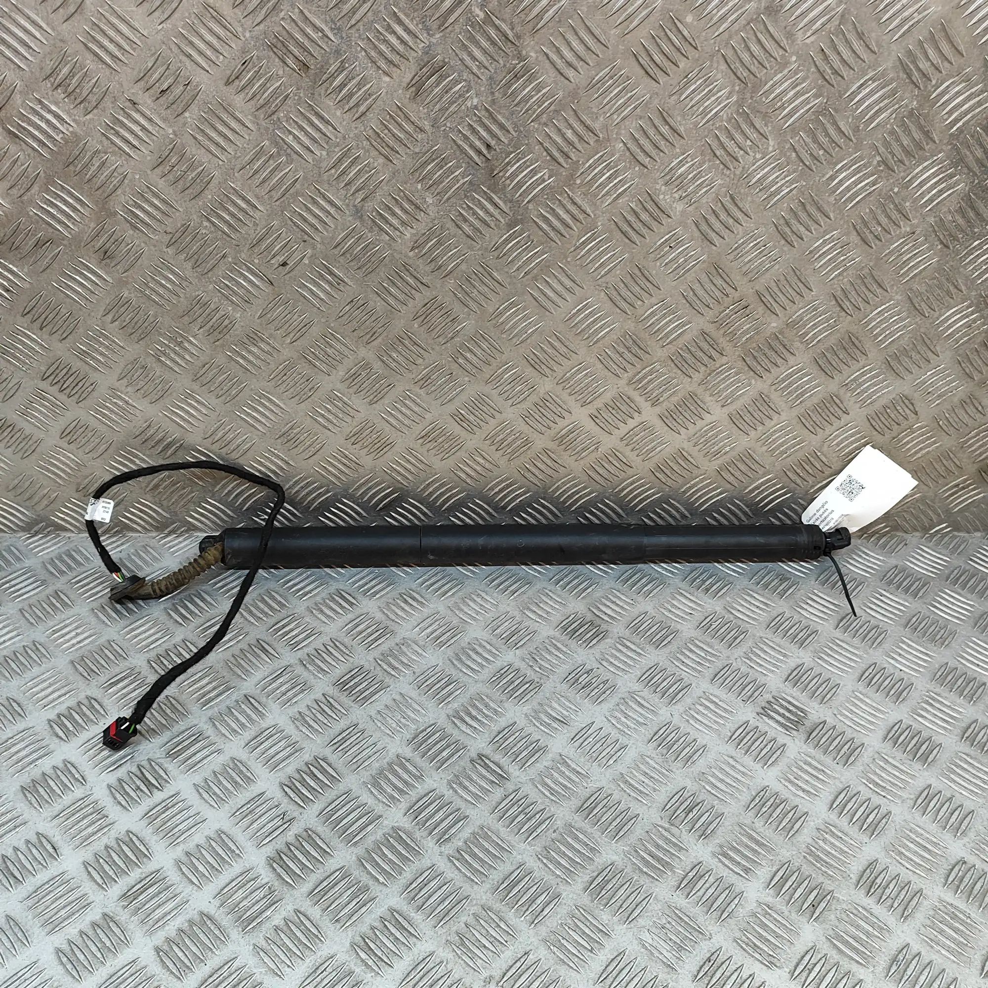 Audi Q3 (8U) Left Side Tailgate Gas Strut Left Side Tailgate Gas Strut — AUDI Q3 (8U) (20...