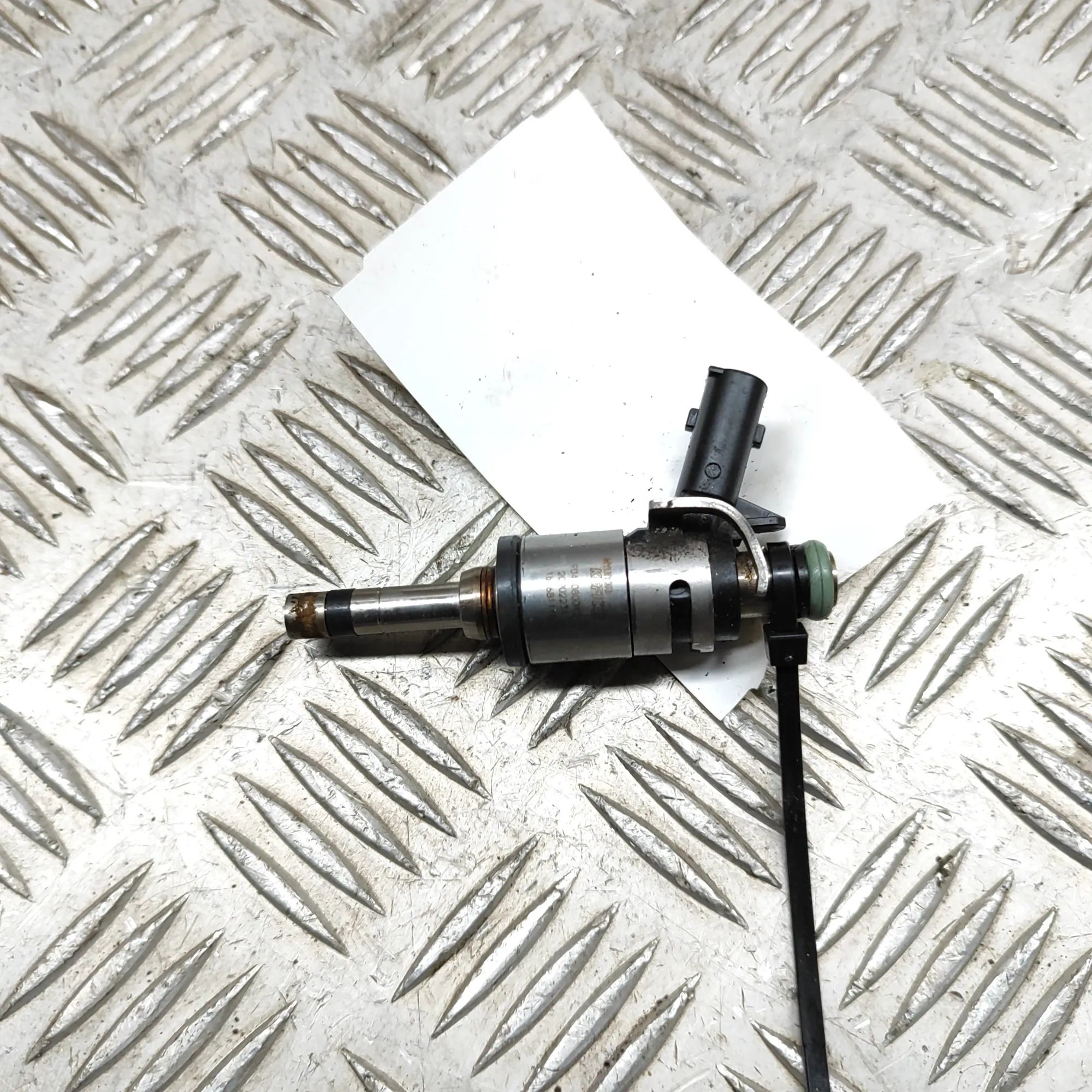 Hyundai Ioniq Fuel Injector Fuel injector — HYUNDAI IONIQ (AE) (2016-...) —...