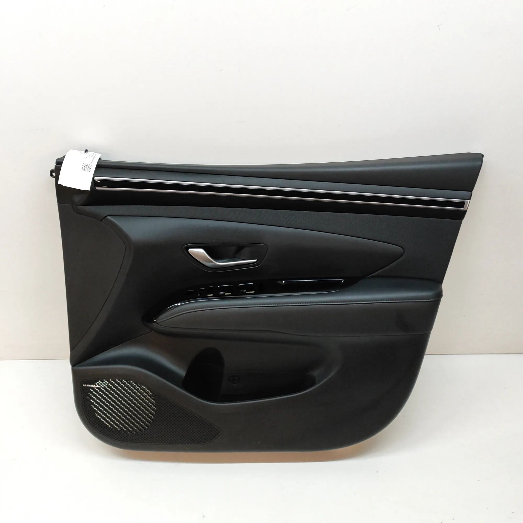 Hyundai Tucson Front Right Door Panel Front Right Door Panel — HYUNDAI TUCSON (NX4E, ...