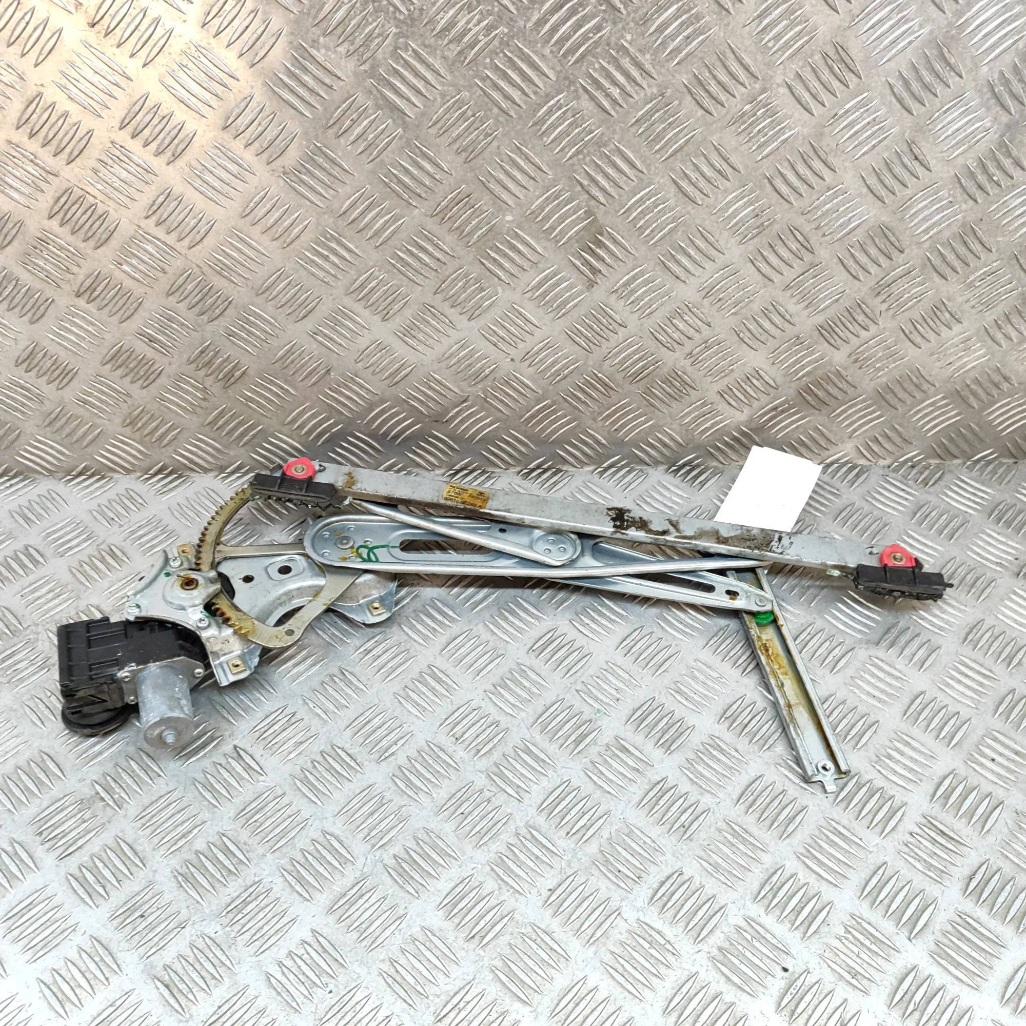Toyota Hilux Front Right Door Window Regulator Front Right Door Window Regulator — TOYOTA HILU...