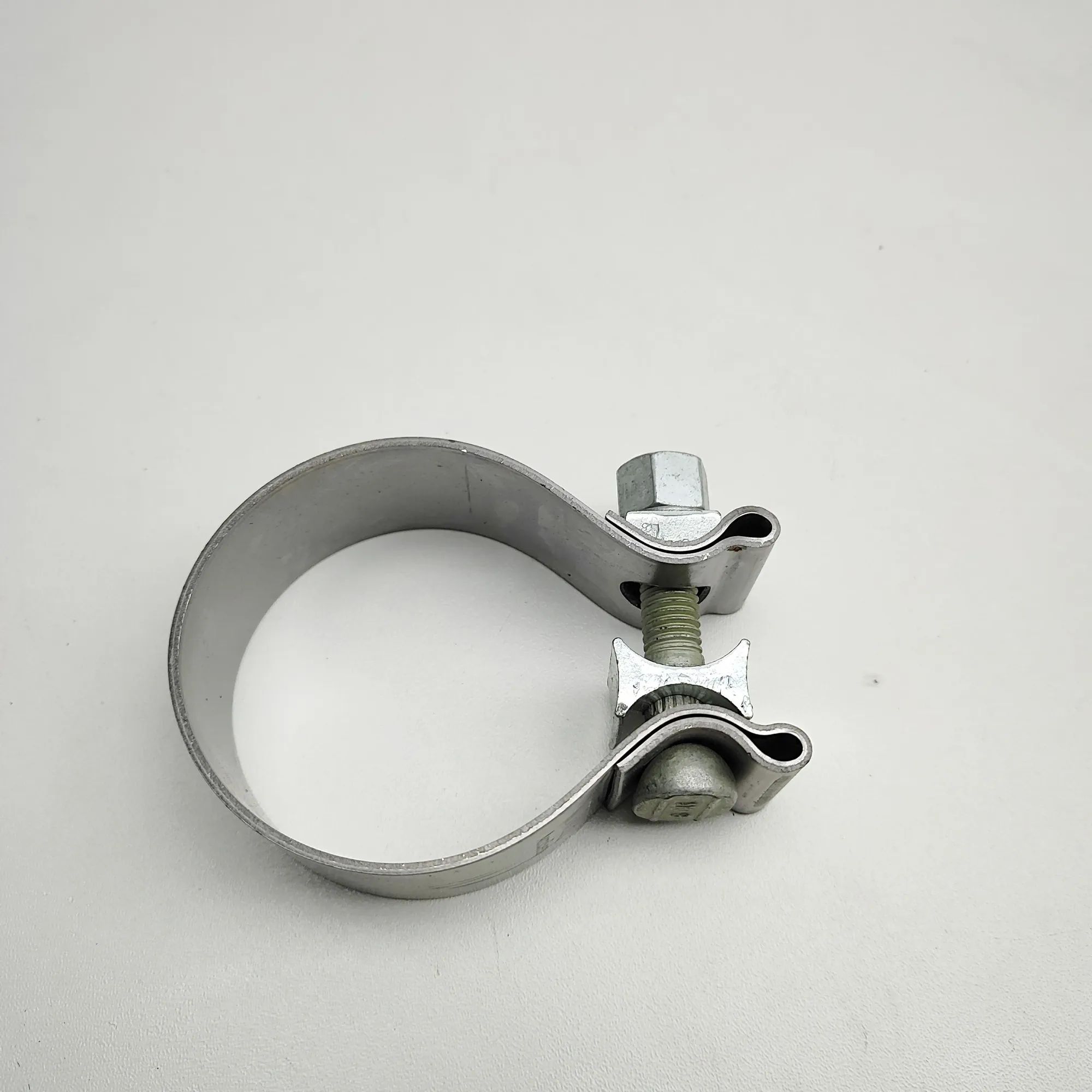 Land Rover Discovery Exhaust silencer connecting clamp Exhaust silencer connecting clamp — LAND ROVER ...