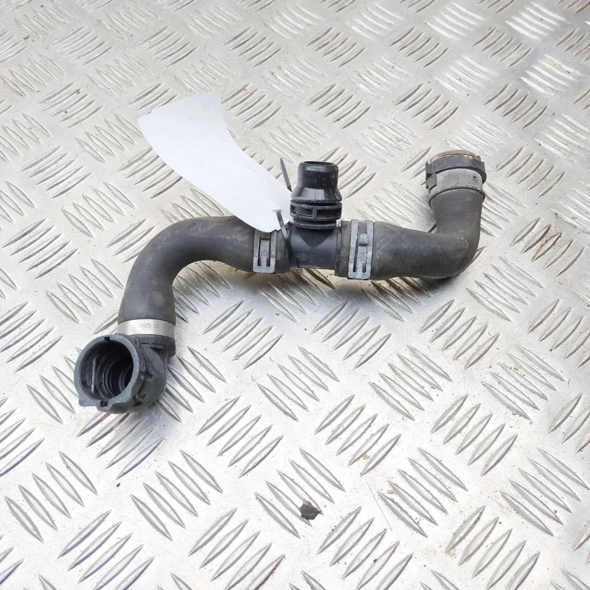 Mercedes-Benz Sprinter (W907 / W910)  Jahutuslõdviku kolmik Coolant hose — MERCEDES BENZ SPRINTER (3, 5-t V...