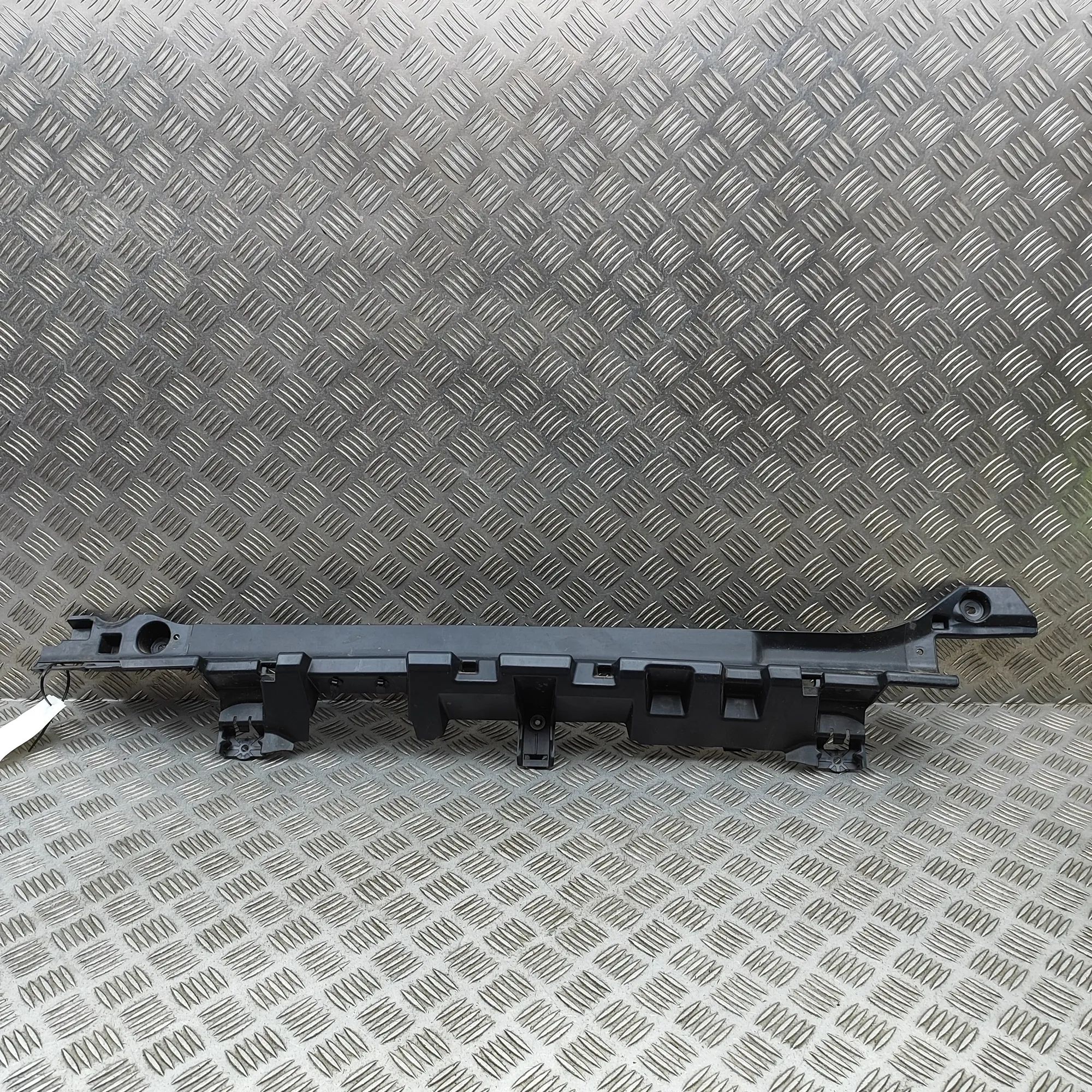 Land Rover Defender Rear Bumper Middle Bracket Rear Bumper Middle Bracket — LAND ROVER DEFENDE...