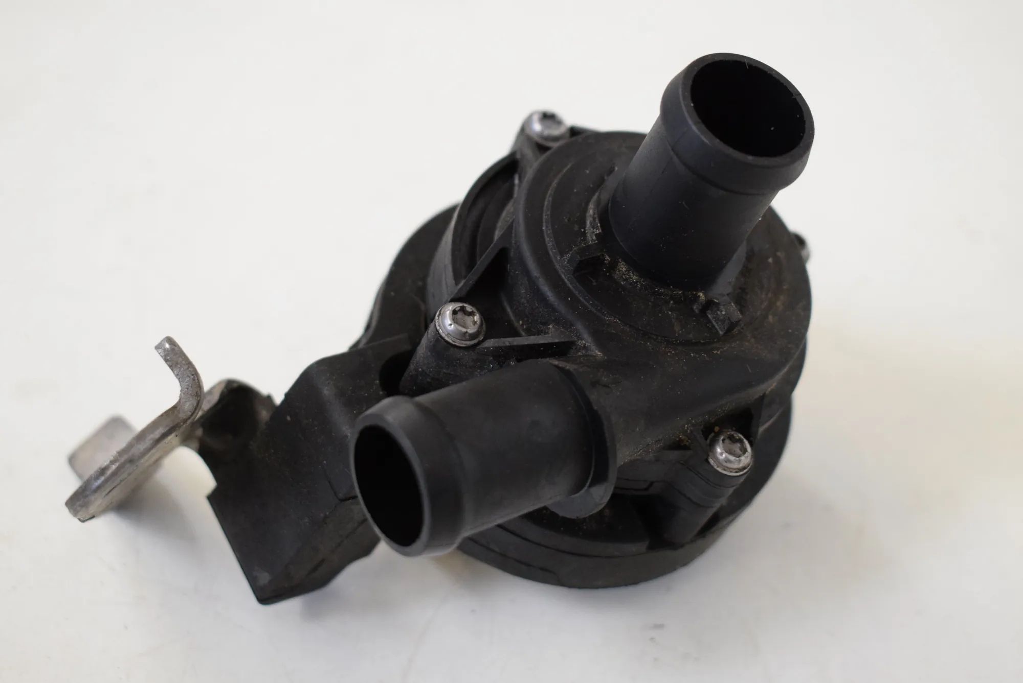 Audi A3 (8V) Auxiliary Water Pump Auxiliary Water Pump — AUDI A3 (Limousine 8VS, ...