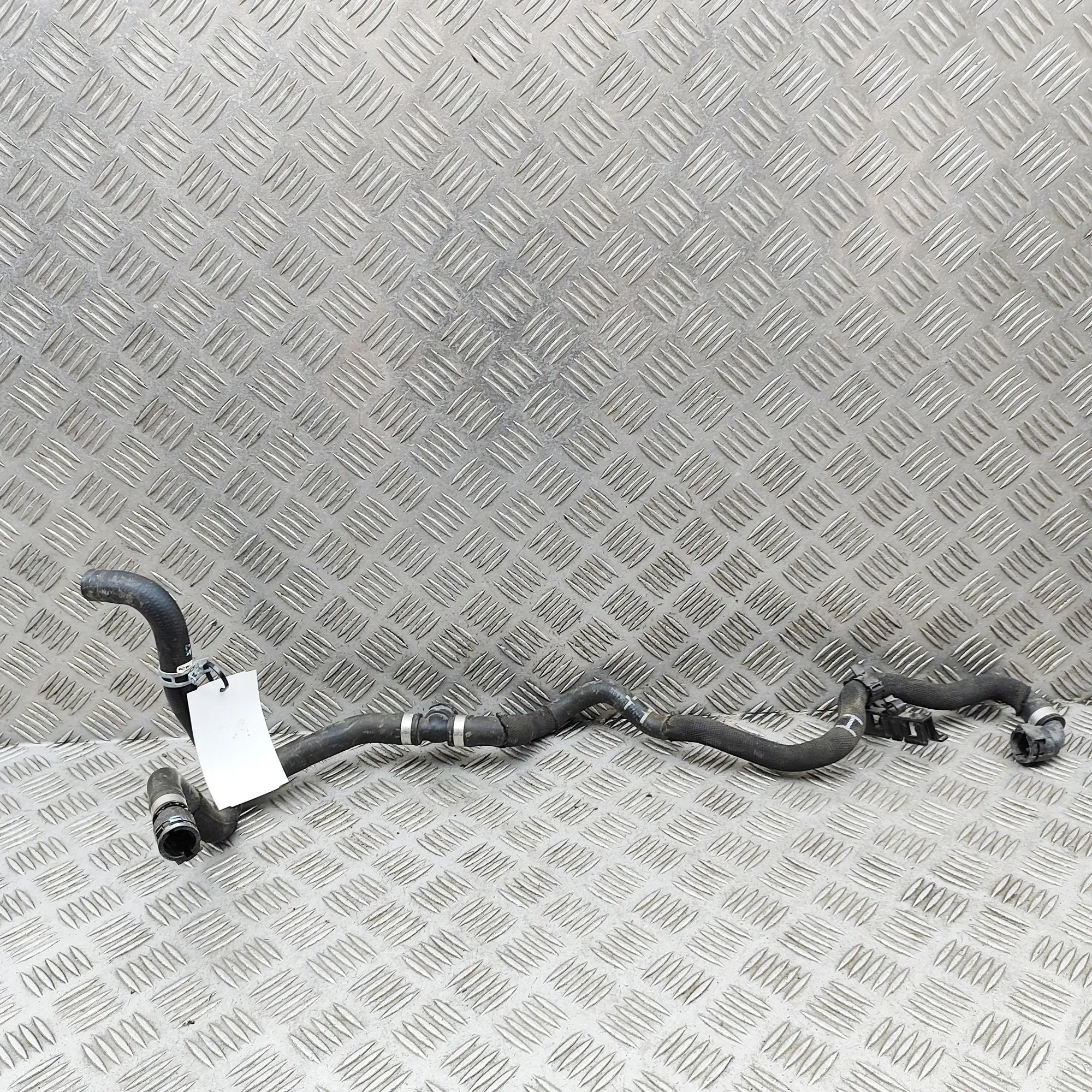 Mini Countryman (U25) Jahutuslõdviku kolmik Coolant hose — MINI COUNTRYMAN (U25) (2022-...)...