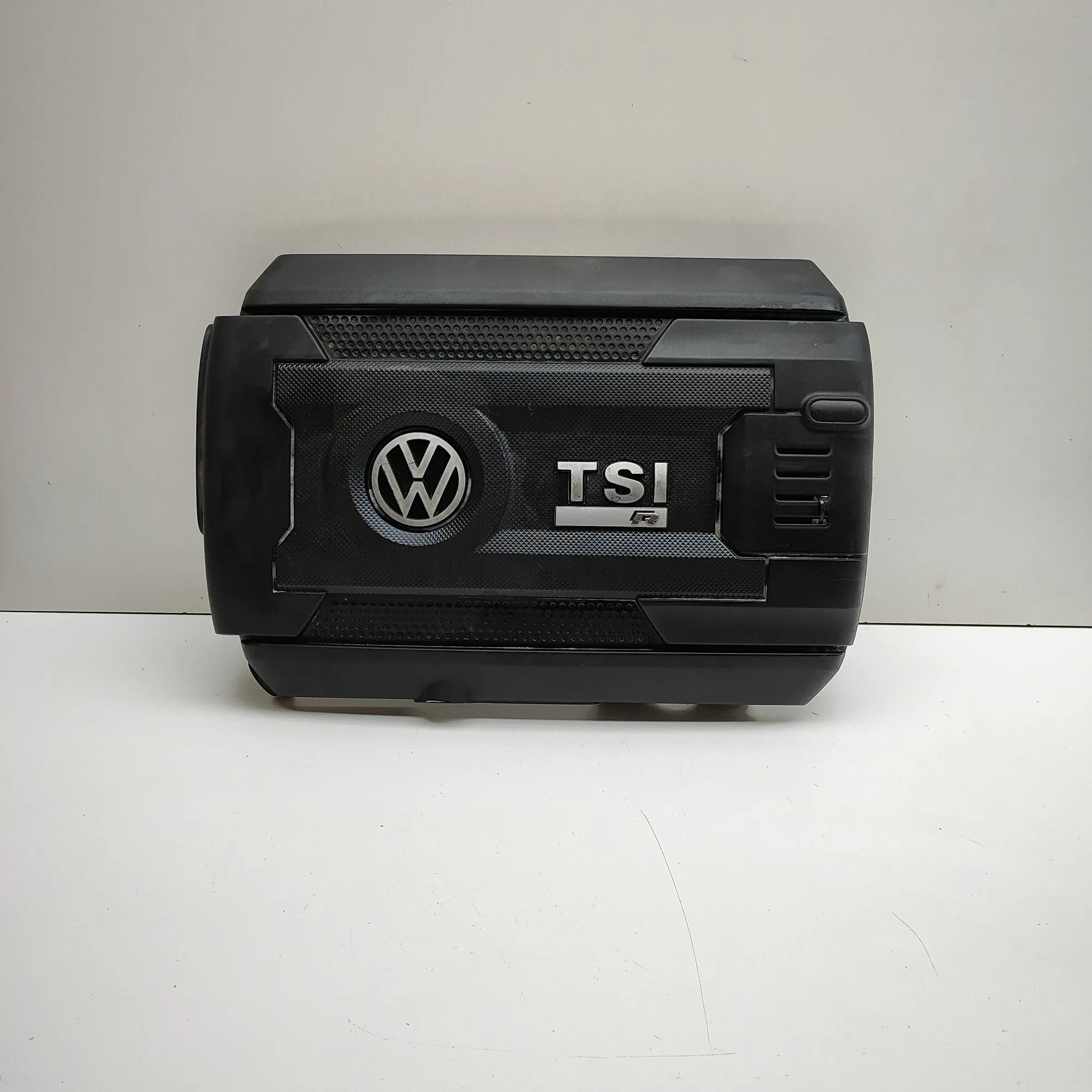 Volkswagen Golf 7 Mootorikate (1.9 TDi) Engine cover — VW GOLF (VII 5G1, BQ1, BE1, BE2)...