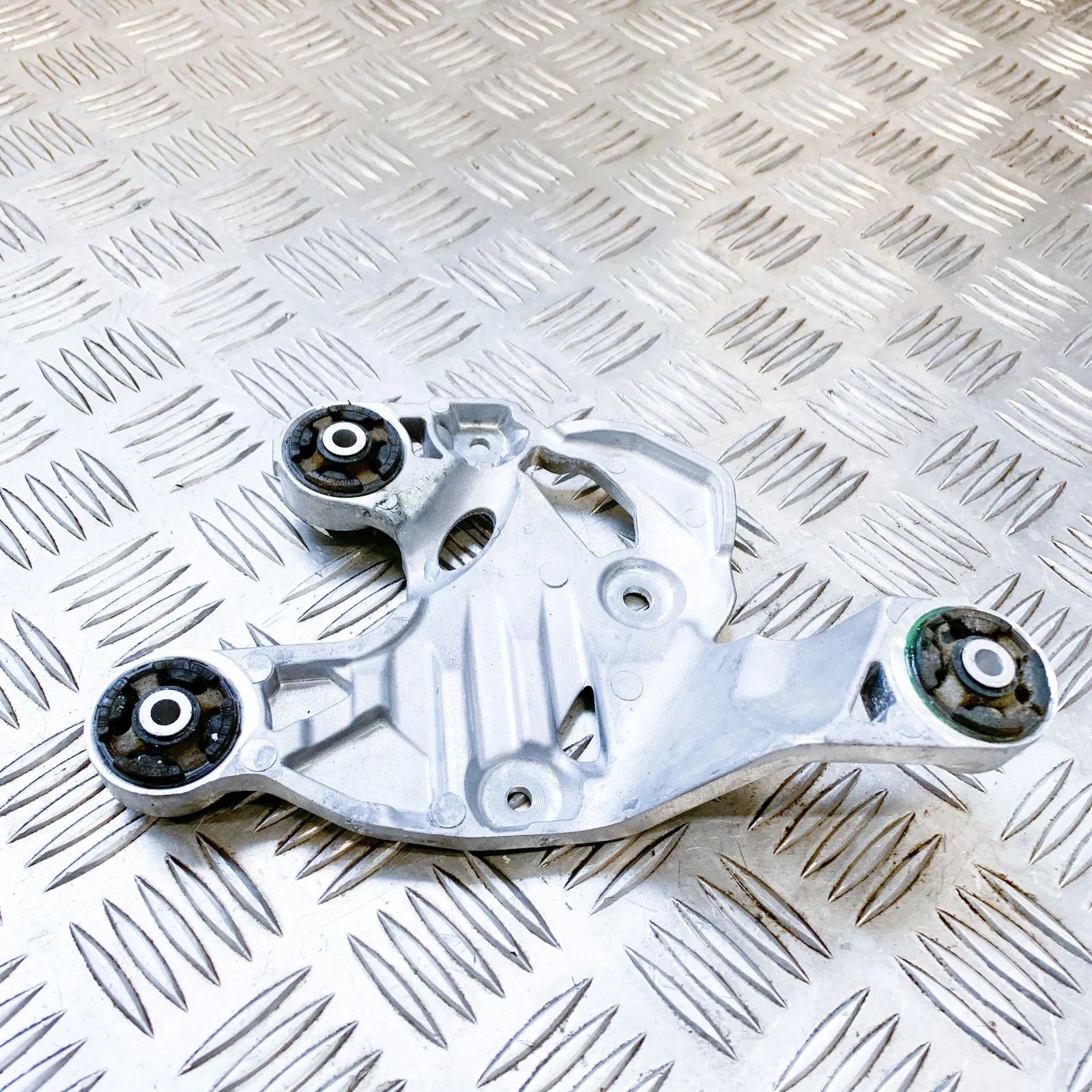 Tesla Model 3 Air Conditioner Compressor Bracket Air Conditioner Compressor Bracket — TESLA MODE...