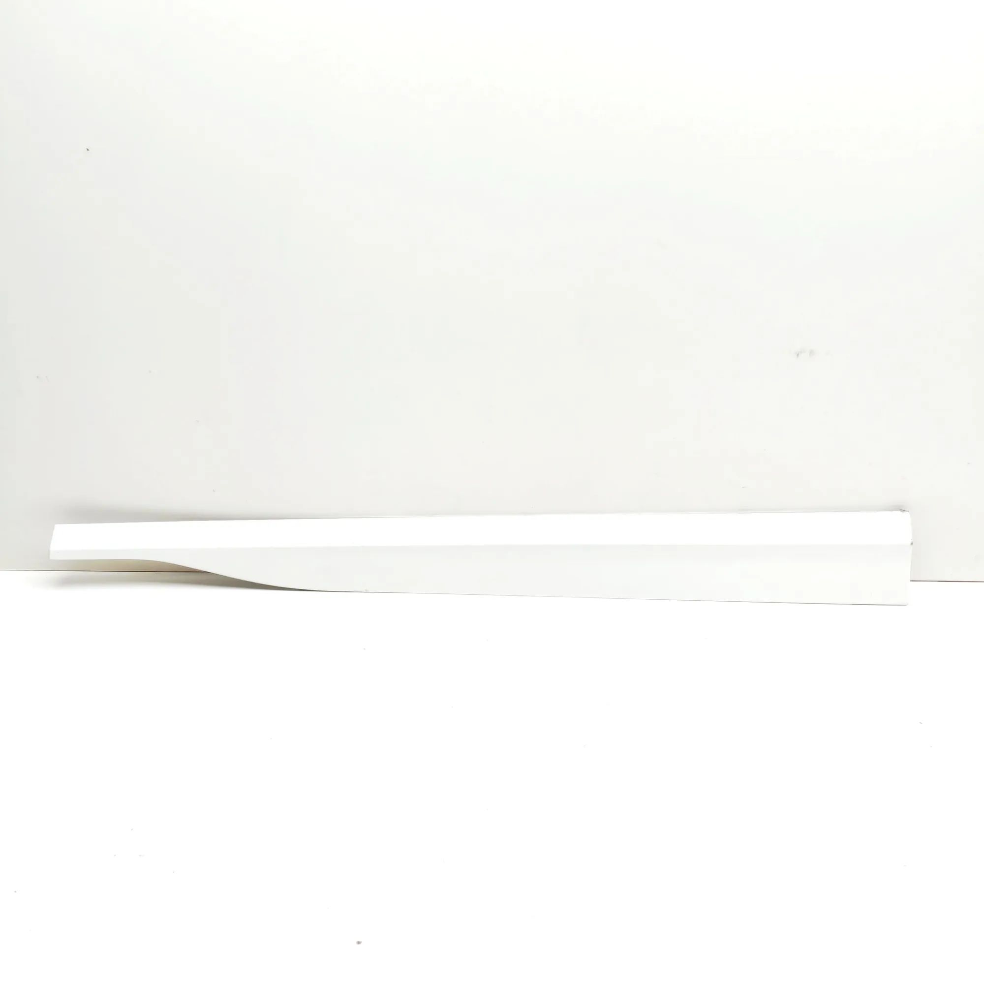 Hyundai Kona Front Right Door Lower Molding Front Right Door Lower Molding — HYUNDAI KONA (...