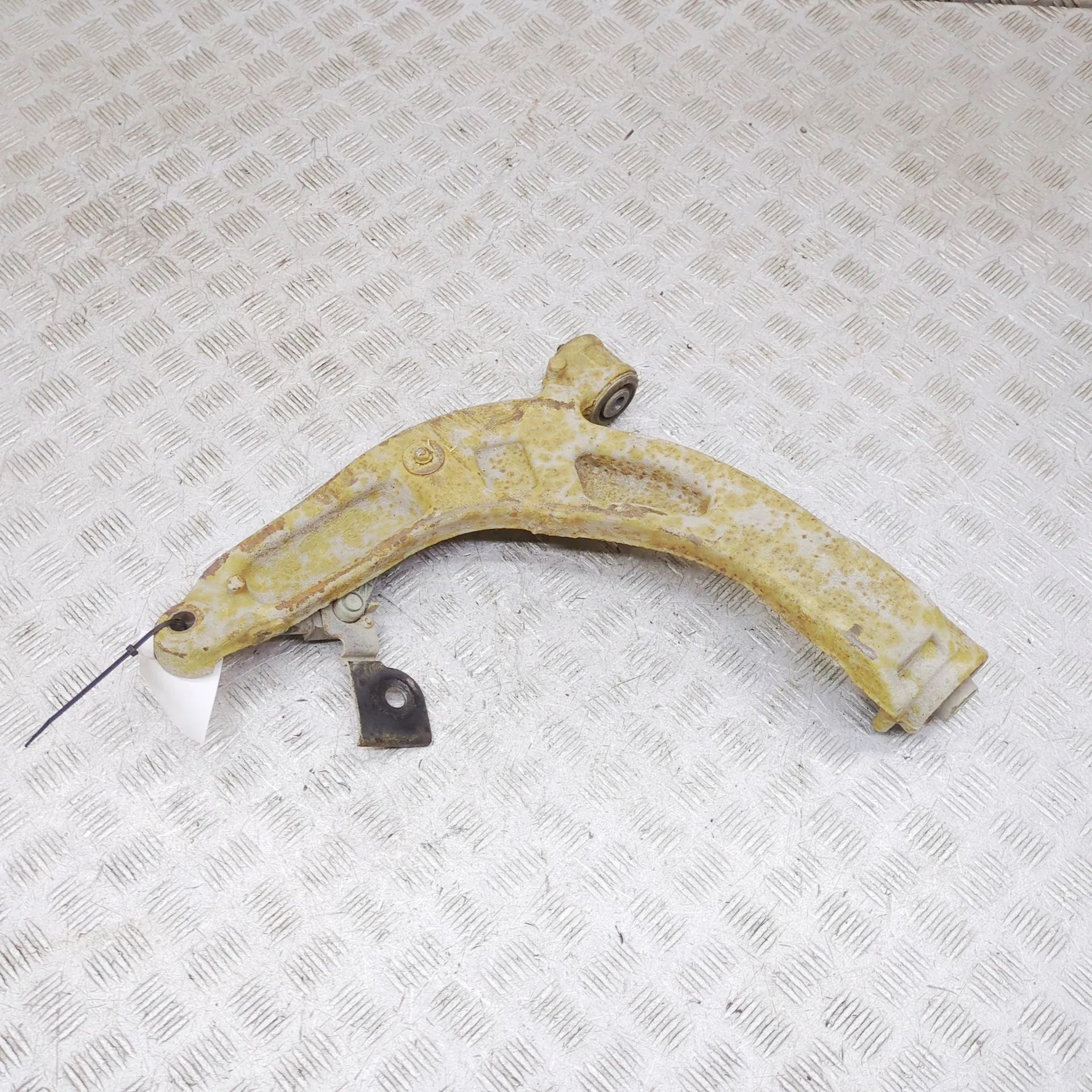 Volkswagen Transporter (T6, Caravelle, Multivan) Front Left Lower Control Arm Front Left Lower Control Arm — VW TRANSPORTER (...