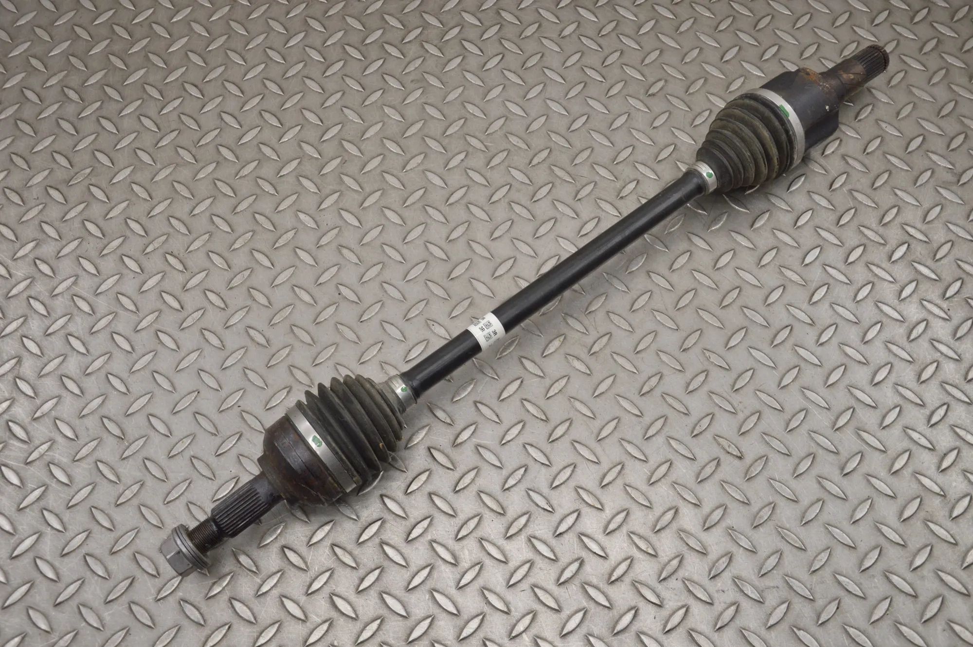 Tesla Model 3 Rear Right Driveshaft Rear Right Driveshaft — TESLA MODEL 3 (2018-......