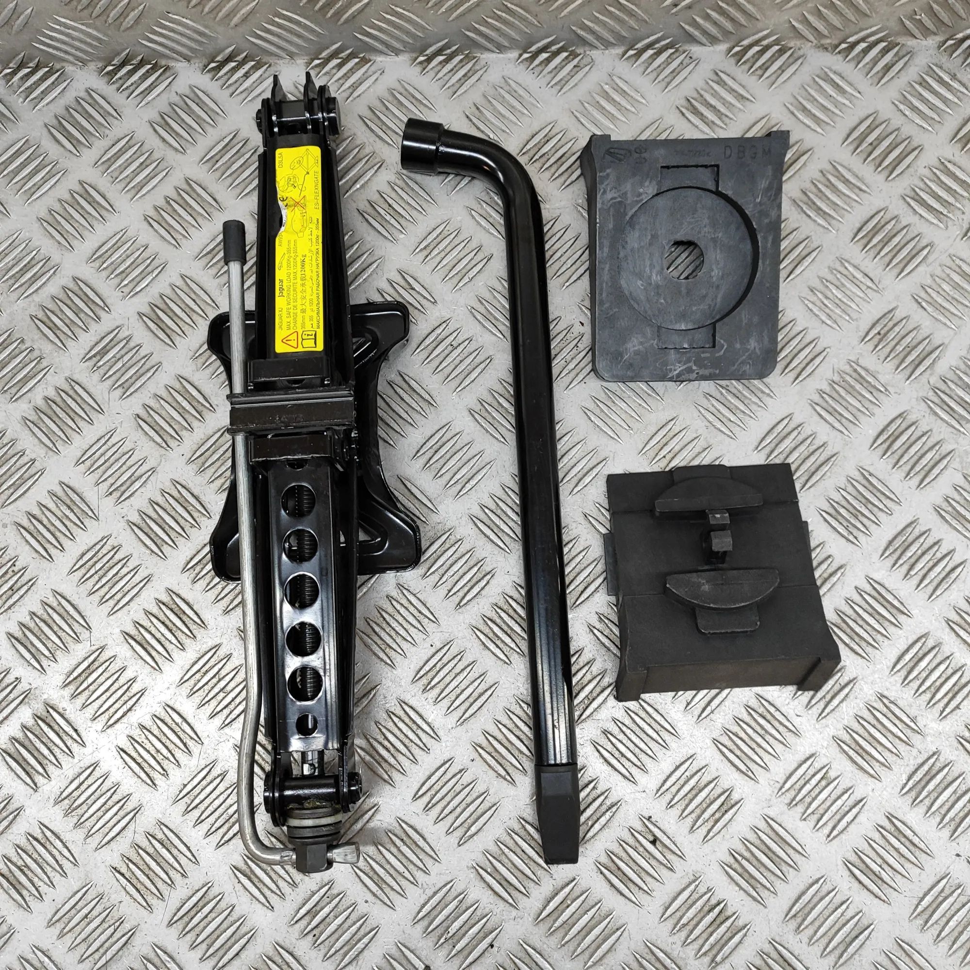 Jaguar XJ Tool Kit Tool Kit — JAGUAR XJ (X351) (2009-...) — 1R8A-1...