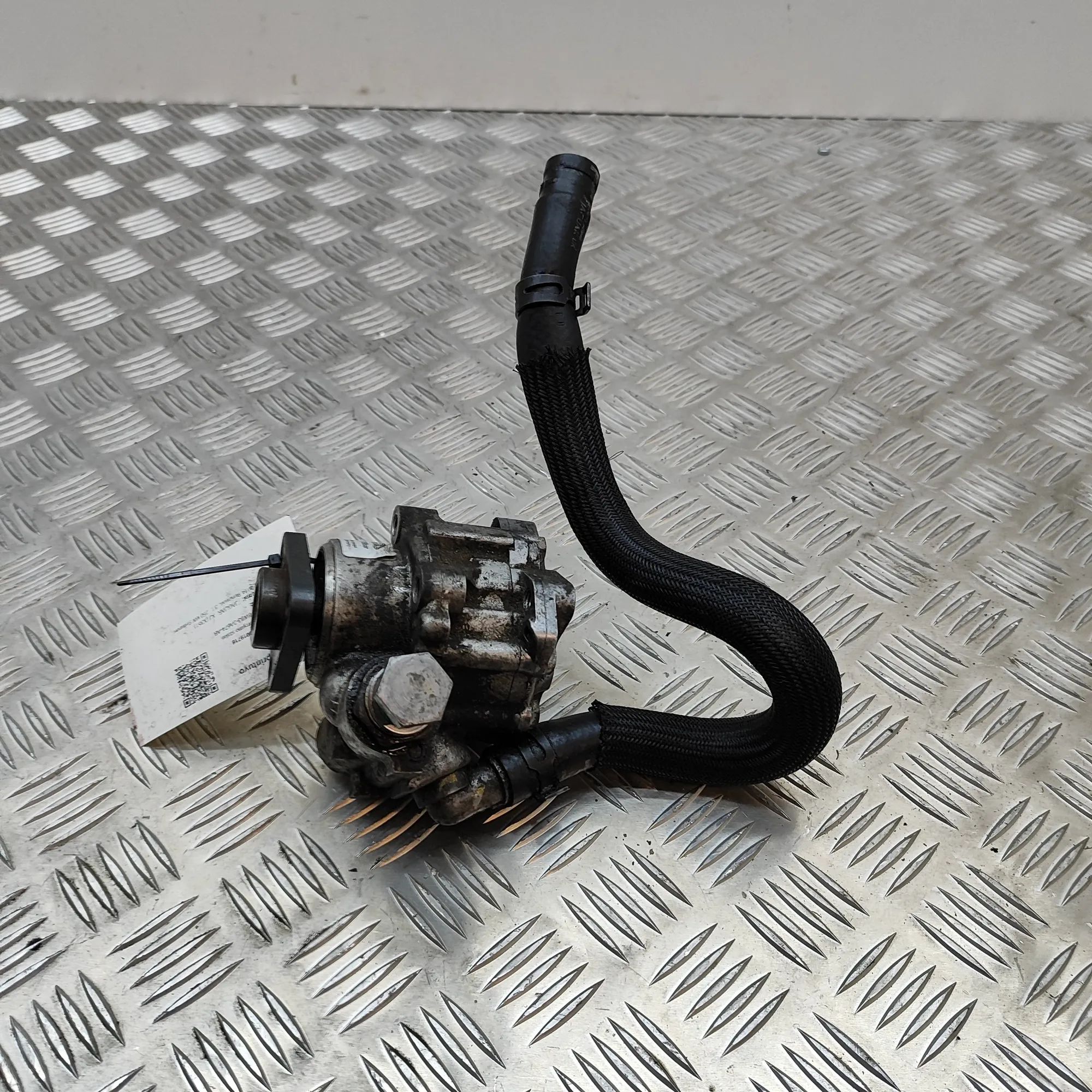 Jaguar XJ Power-steering pump Power-steering pump — JAGUAR XJ (X351) (2009-.....