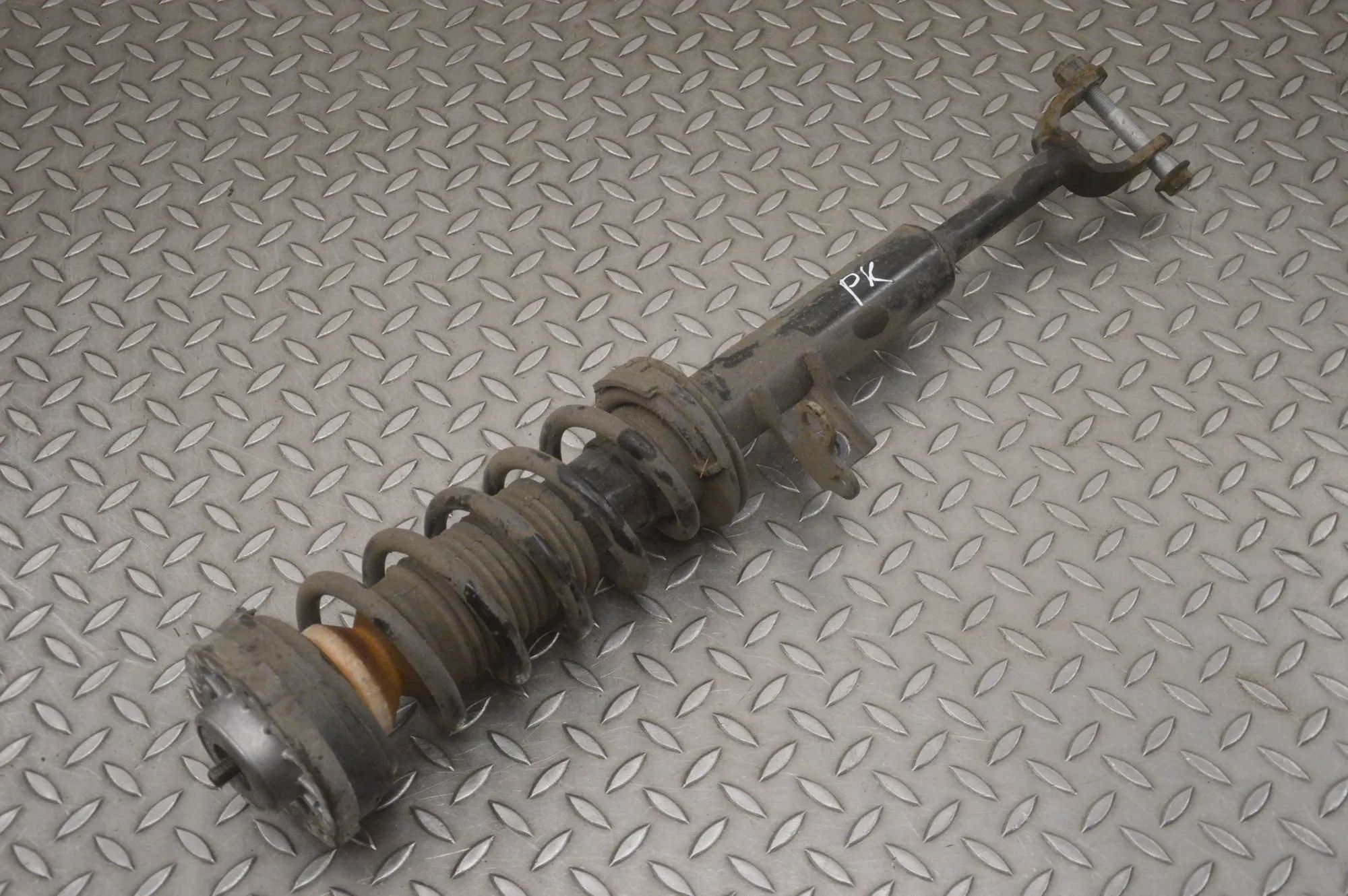 BMW 5 (F10 / F11) Shock absorber — front left Shock absorber — front left — BMW 5 SERIES (F10...