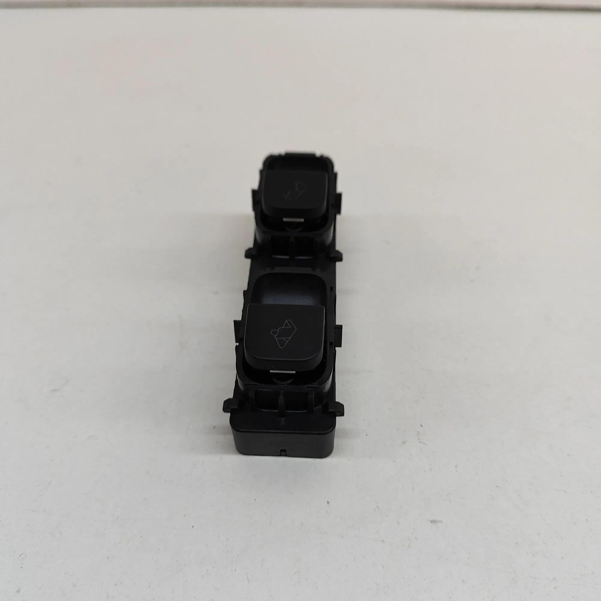 Tesla Model Y lülitid Switches — TESLA MODEL Y (2019-...) — 1493286-0...