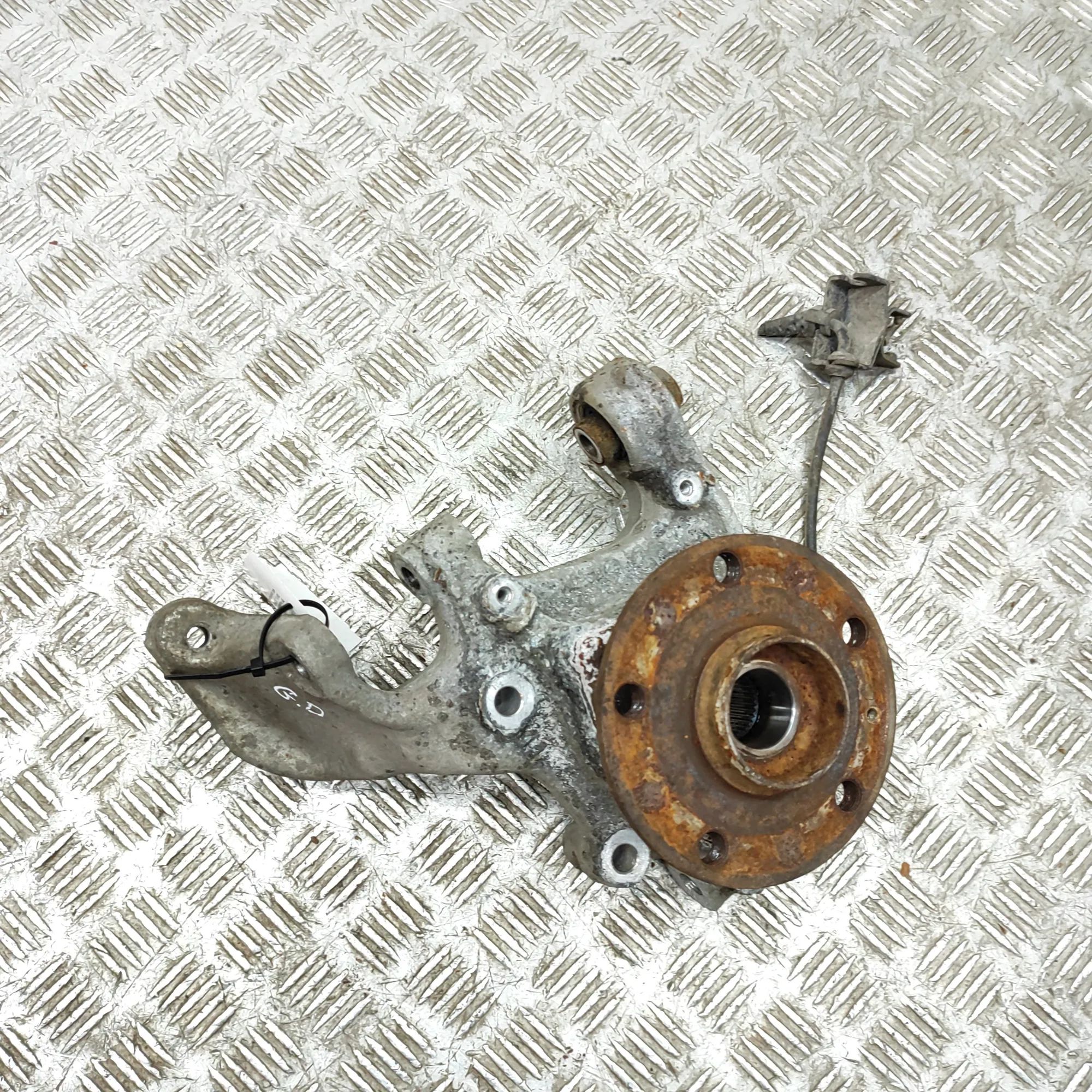 Skoda Octavia Rear Right Wheel Hub Rear Right Wheel Hub — SKODA OCTAVIA (III Combi...