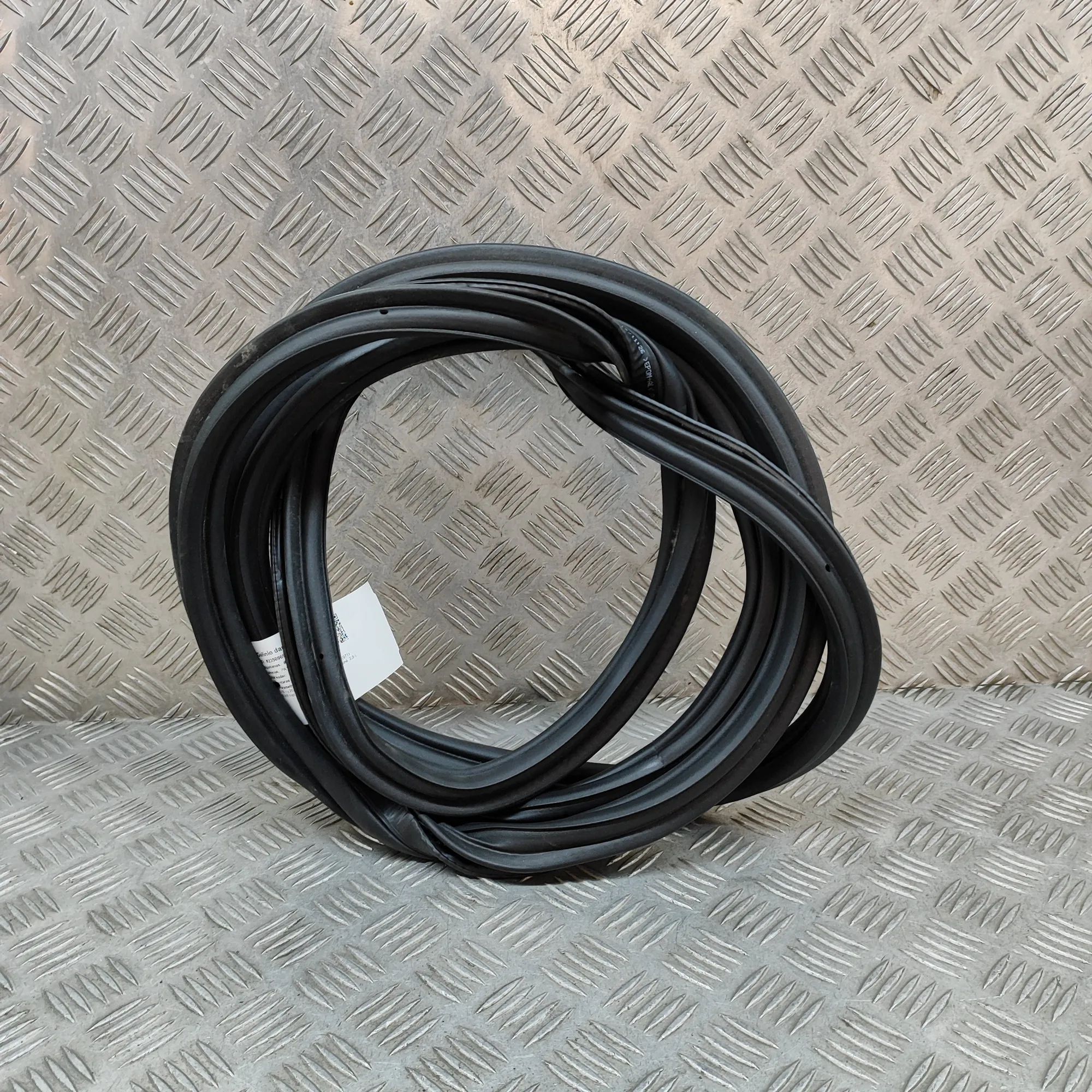 Porsche Panamera Tailgate rubber seal Tailgate rubber seal — PORSCHE PANAMERA (971) (...