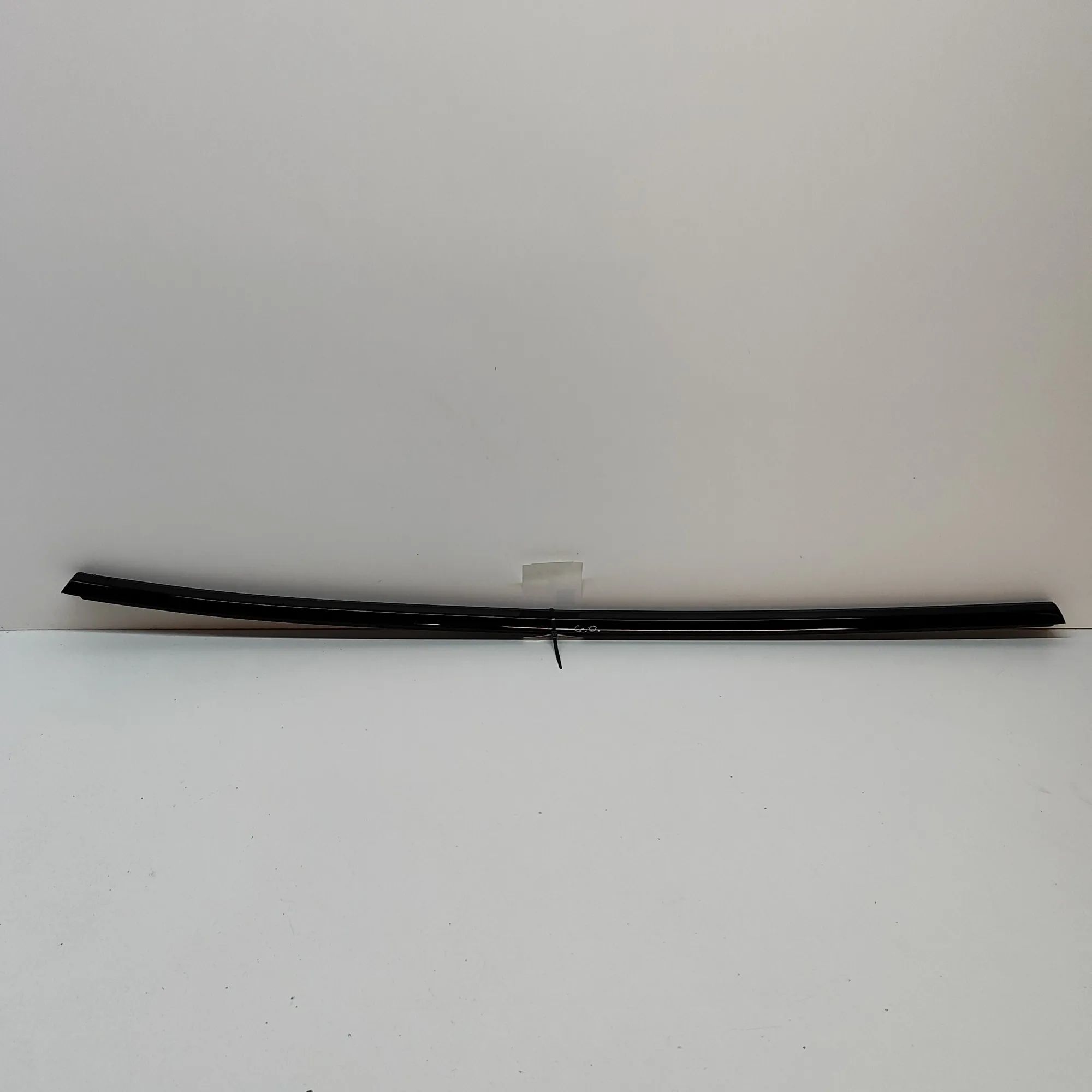 Audi e-tron GT (FW) Door window strip — rear right Door window strip — rear right — AUDI E-TRON GT...