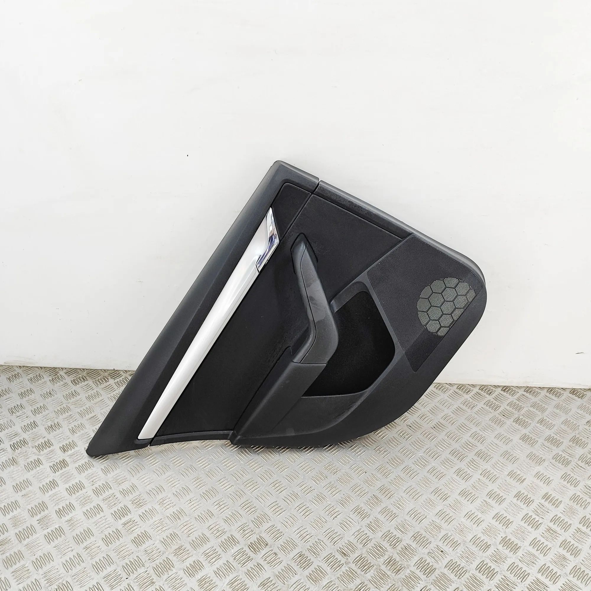 Skoda Octavia Rear Left Door Panel Rear Left Door Panel — SKODA OCTAVIA (III Combi...