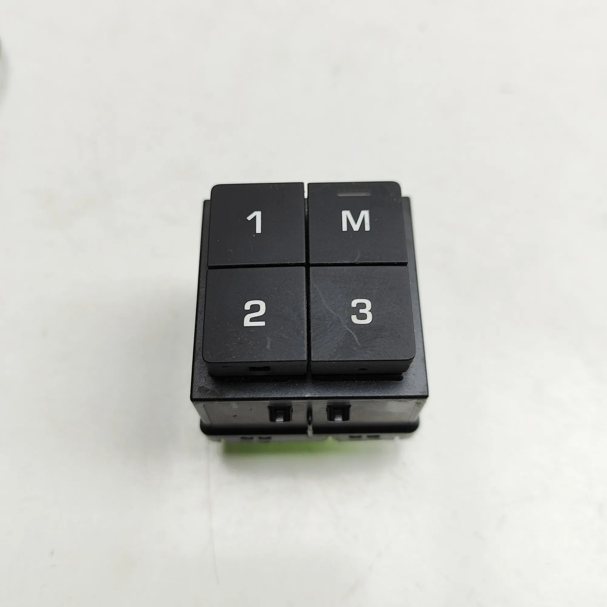 Land Rover Discovery Button Switch Panel Button Switch Panel — LAND ROVER DISCOVERY (V L...