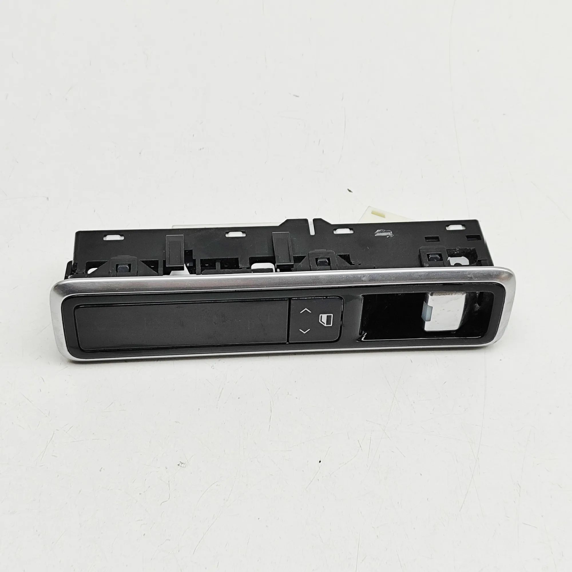 Land Rover Range Rover (L405) Door window switch — rear left Door window switch — rear left — LAND ROVER RAN...