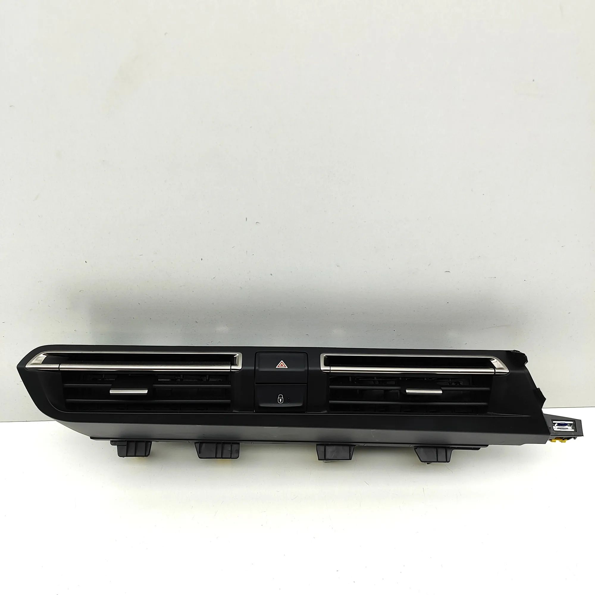 Peugeot 508 Dashboard Air Vents Dashboard Air Vents — PEUGEOT 508 (SW II) (2018...