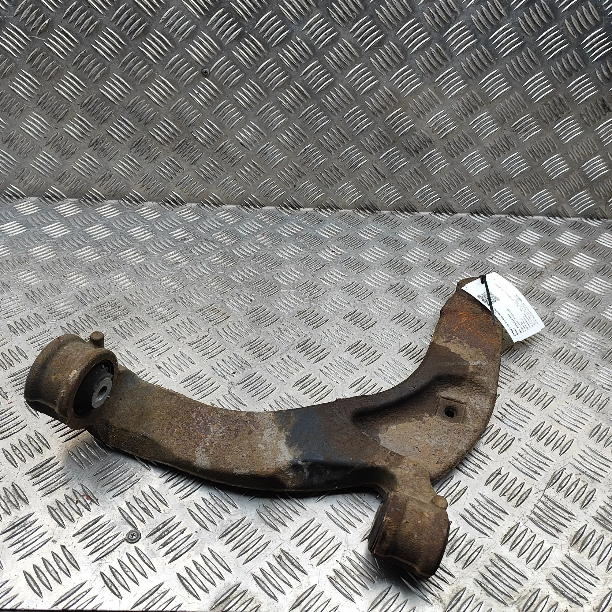 Volkswagen Transporter (T6, Caravelle, Multivan) Front Left Lower Control Arm Front Left Lower Control Arm — VW TRANSPORTER (...