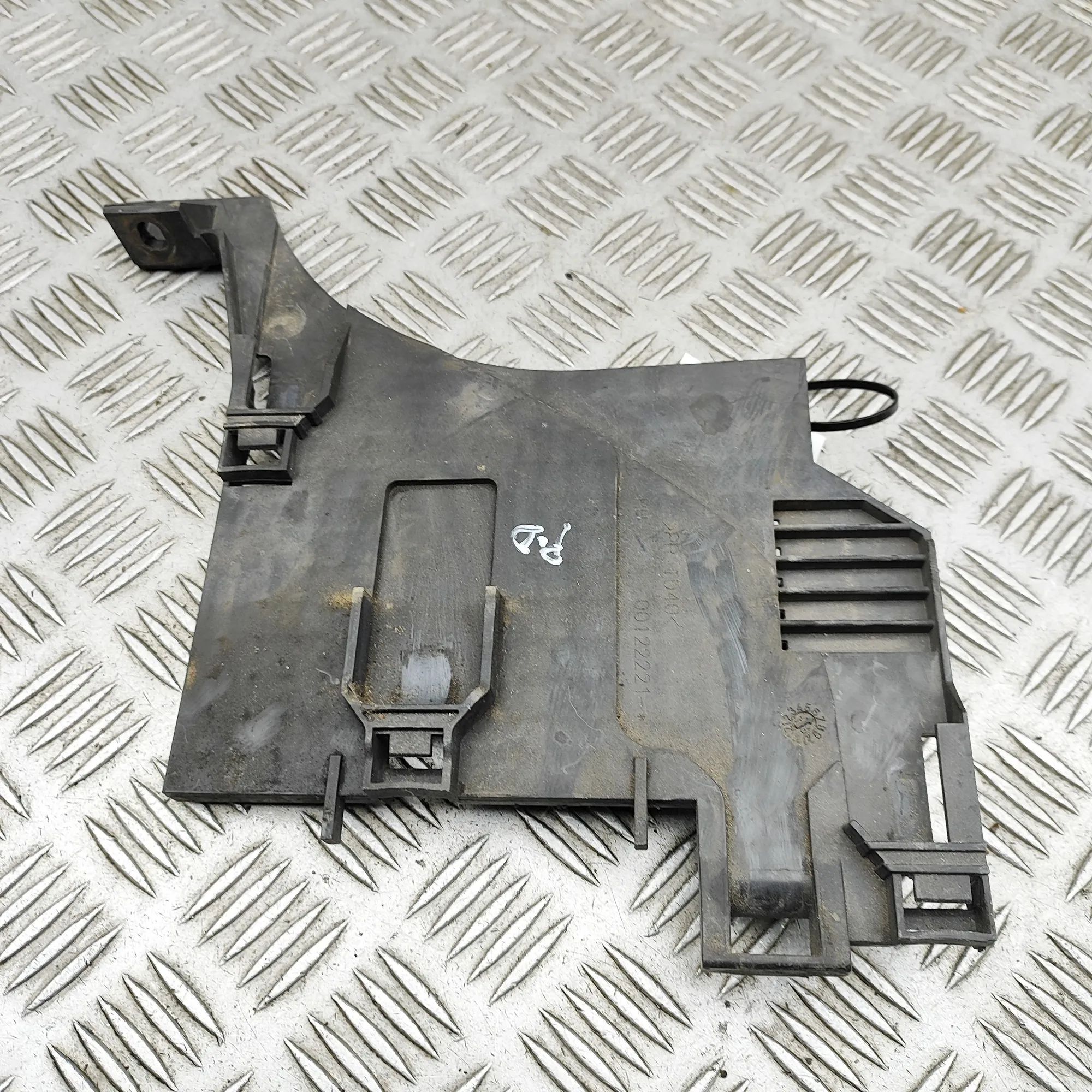 Land Rover Range Rover Evoque Right Headlight Bracket Right Headlight Bracket — LAND ROVER RANGE ROVE...