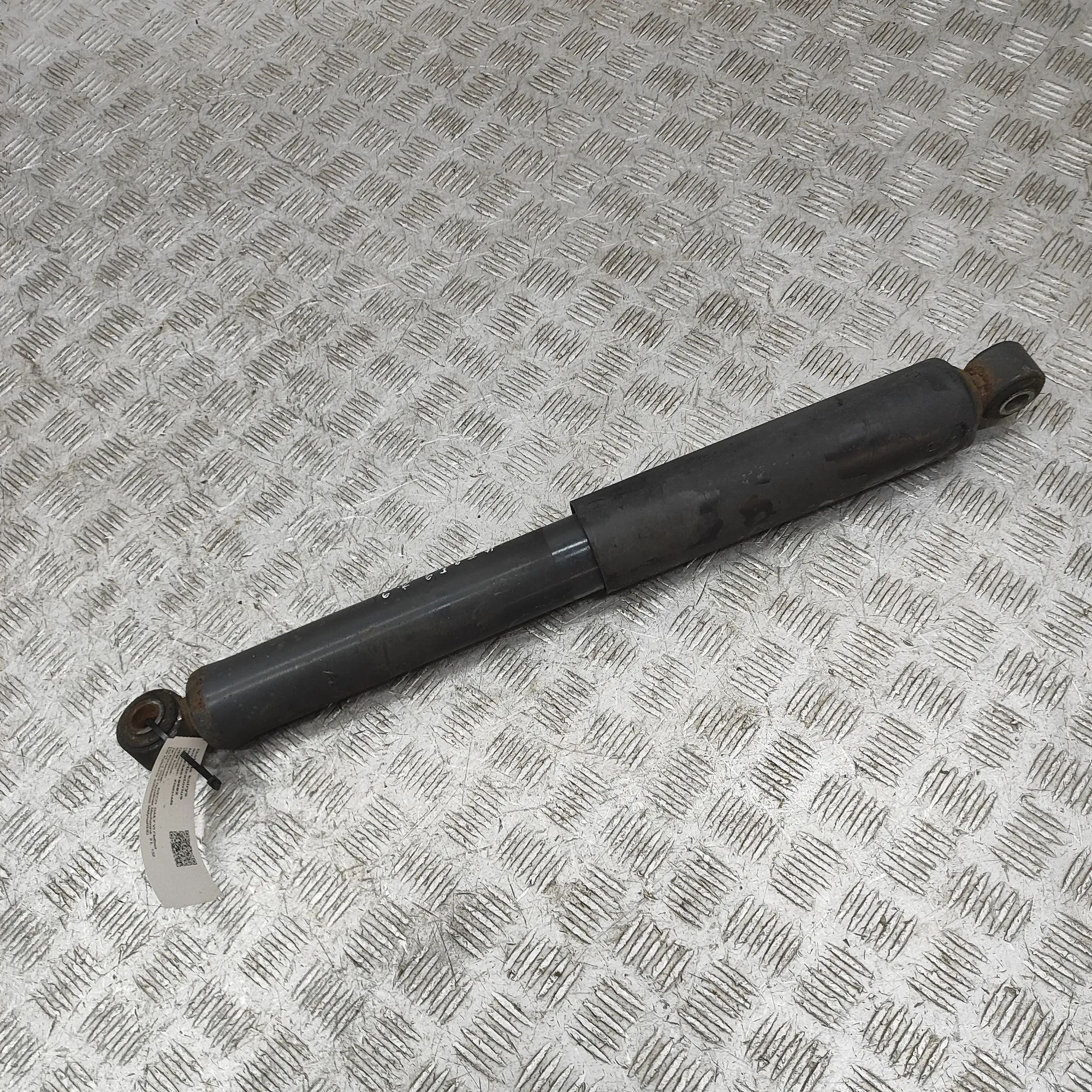 Iveco Daily Shock absorber — rear left Shock absorber — rear left — IVECO DAILY (VI Fl...