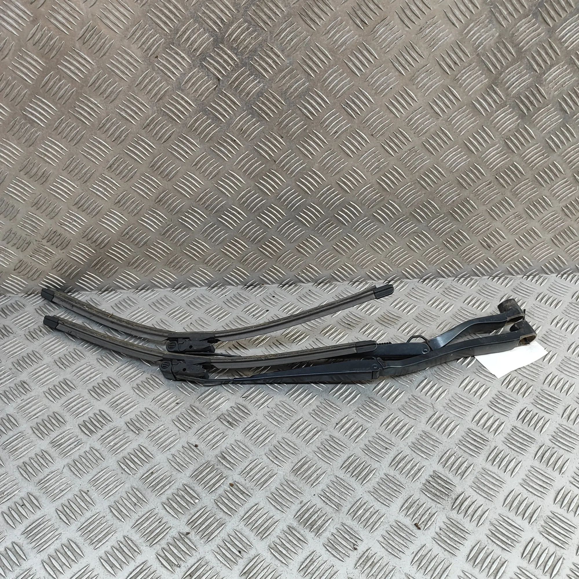Chevrolet Camaro Front Wiper Arms Front Wiper Arms — CHEVROLET CAMARO (2009-2015)...
