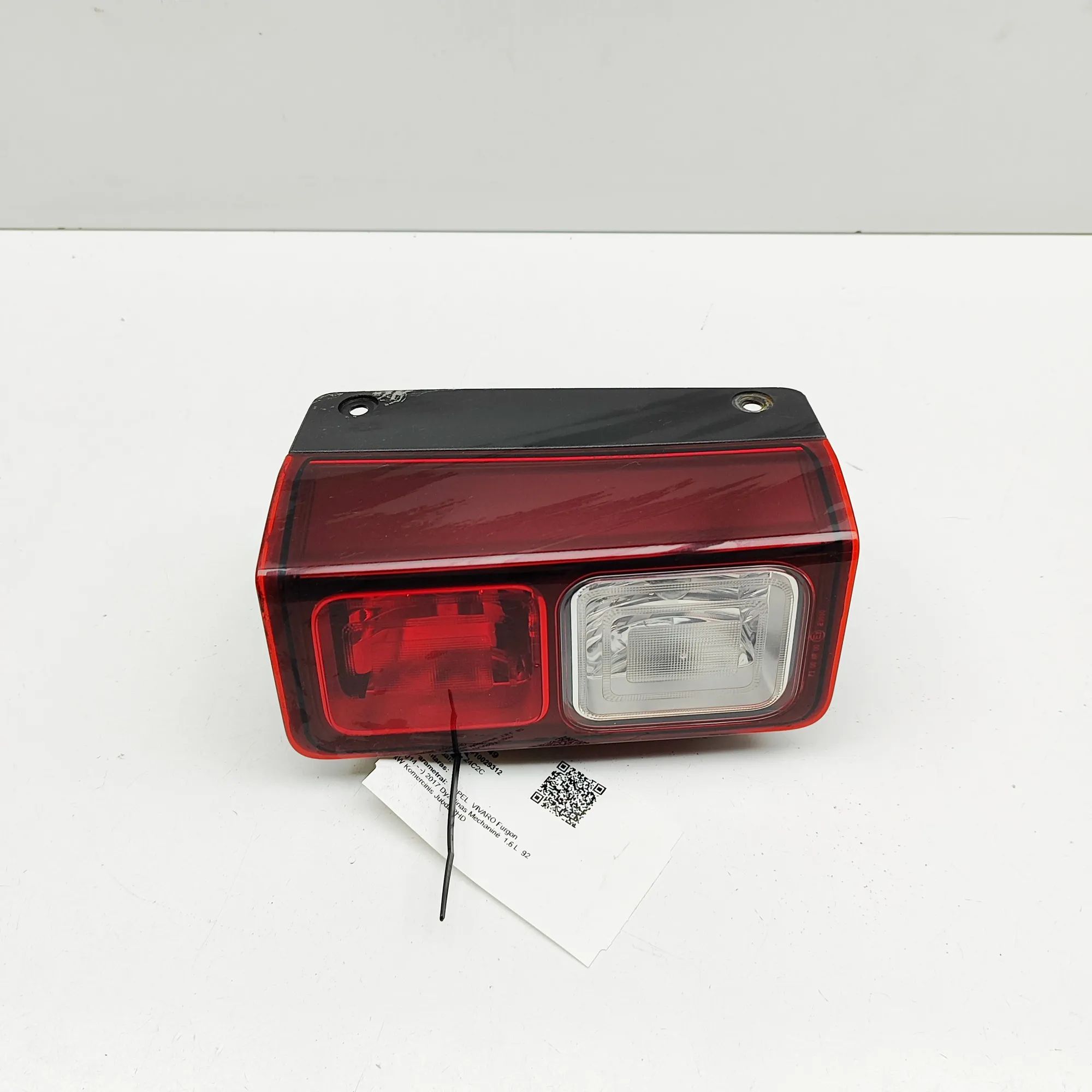 Opel Vivaro (B) Rear Left Fog Light Rear Left Fog Light — OPEL VIVARO (Van) (2014-....