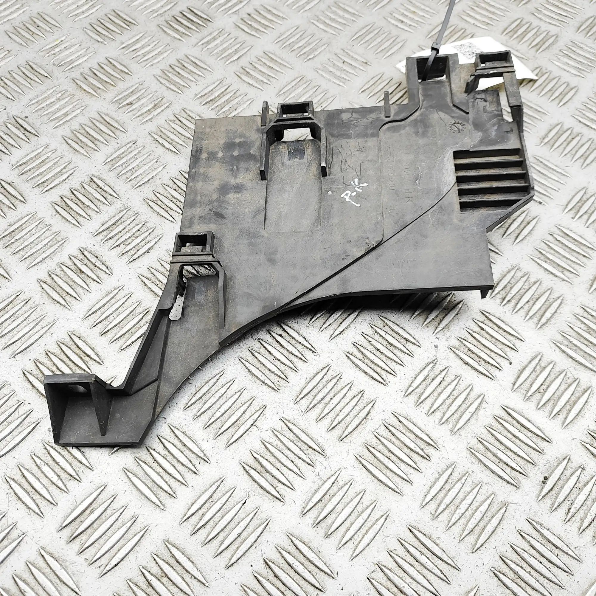 Land Rover Range Rover Evoque Left Headlight Bracket Left Headlight Bracket — LAND ROVER RANGE ROVER...