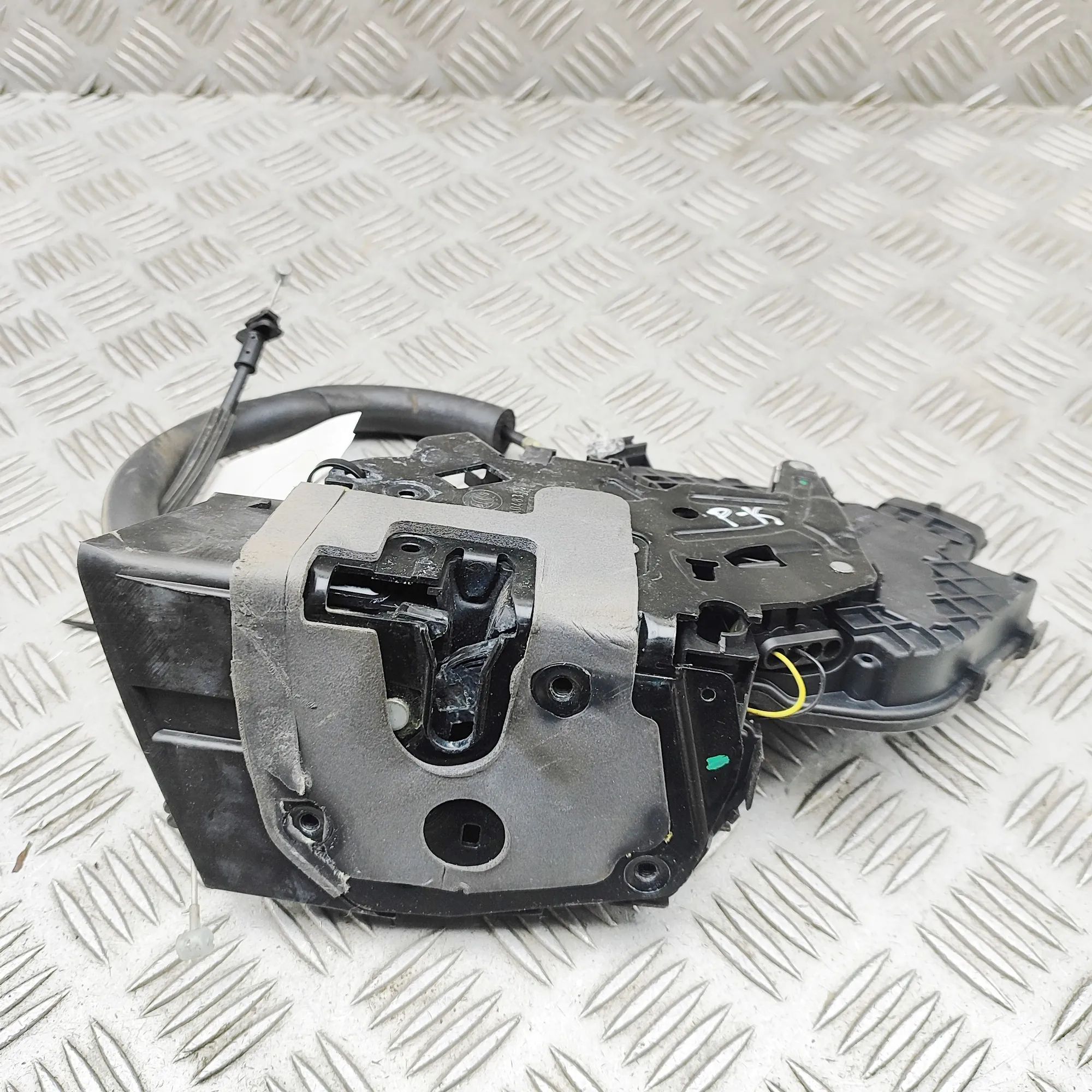 Land Rover Range Rover Sport (L494) Door lock — front left Door lock — front left — LAND ROVER RANGE ROVER...